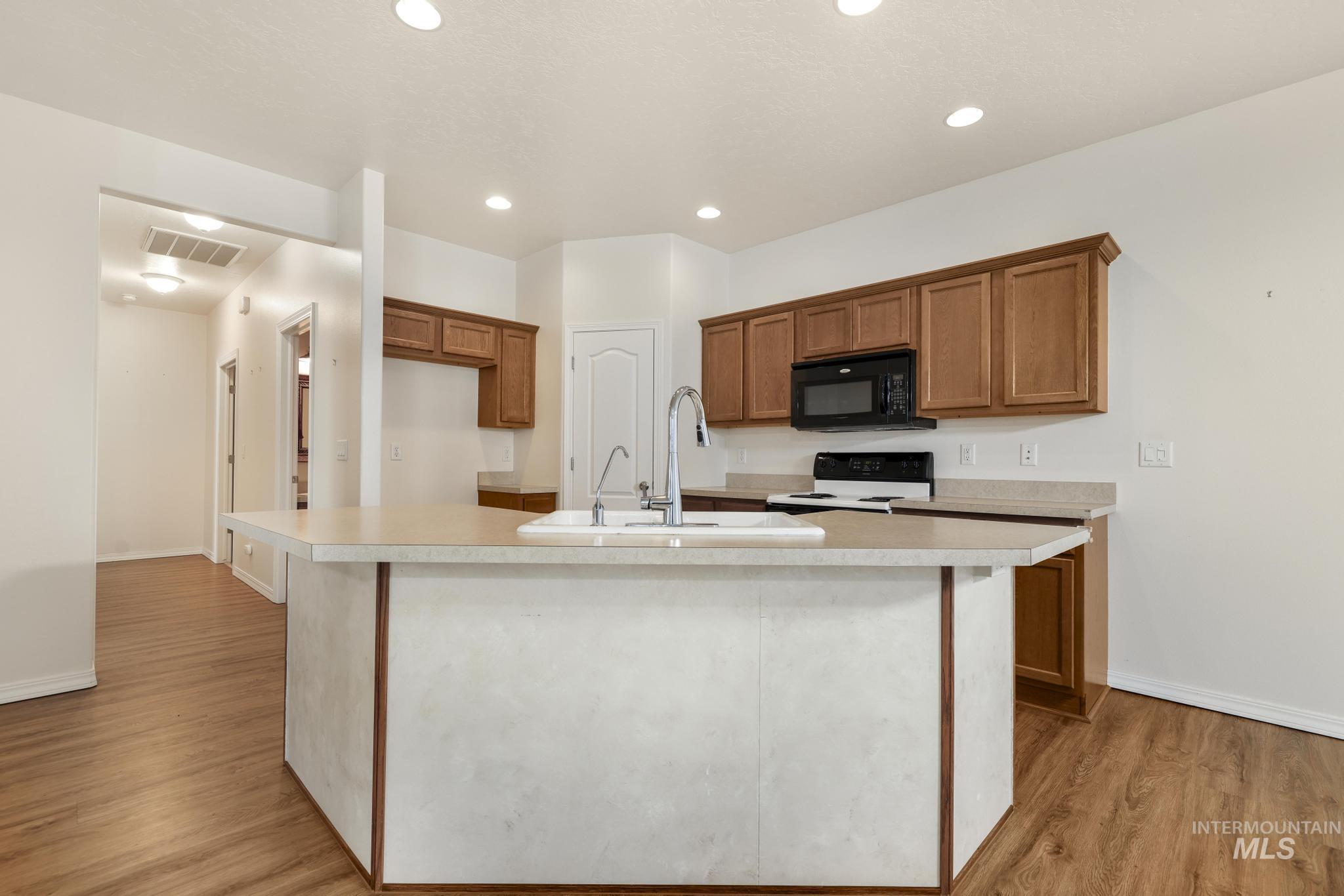 167 New Hampshire Way Property Photo 8
