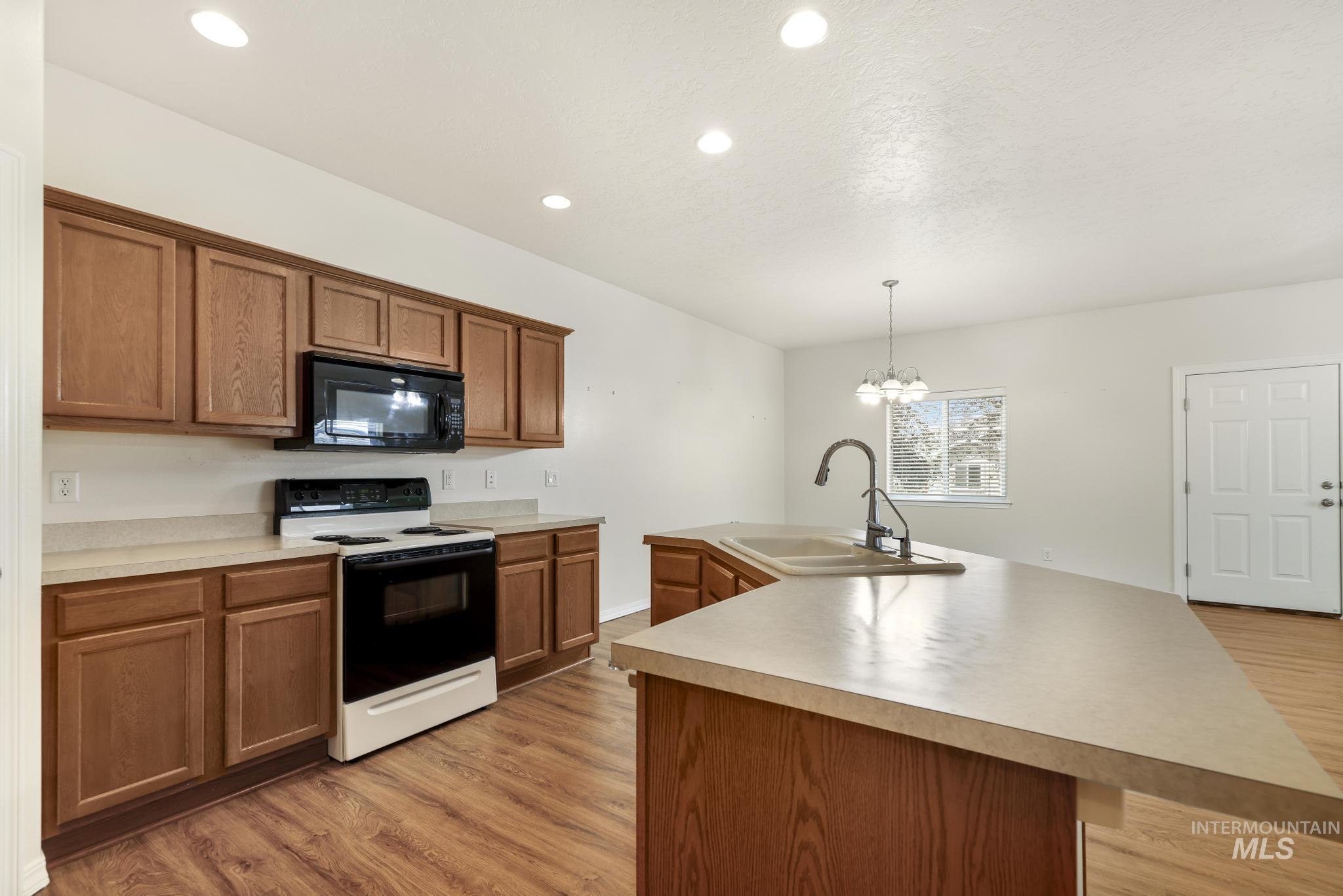 167 New Hampshire Way Property Photo 10