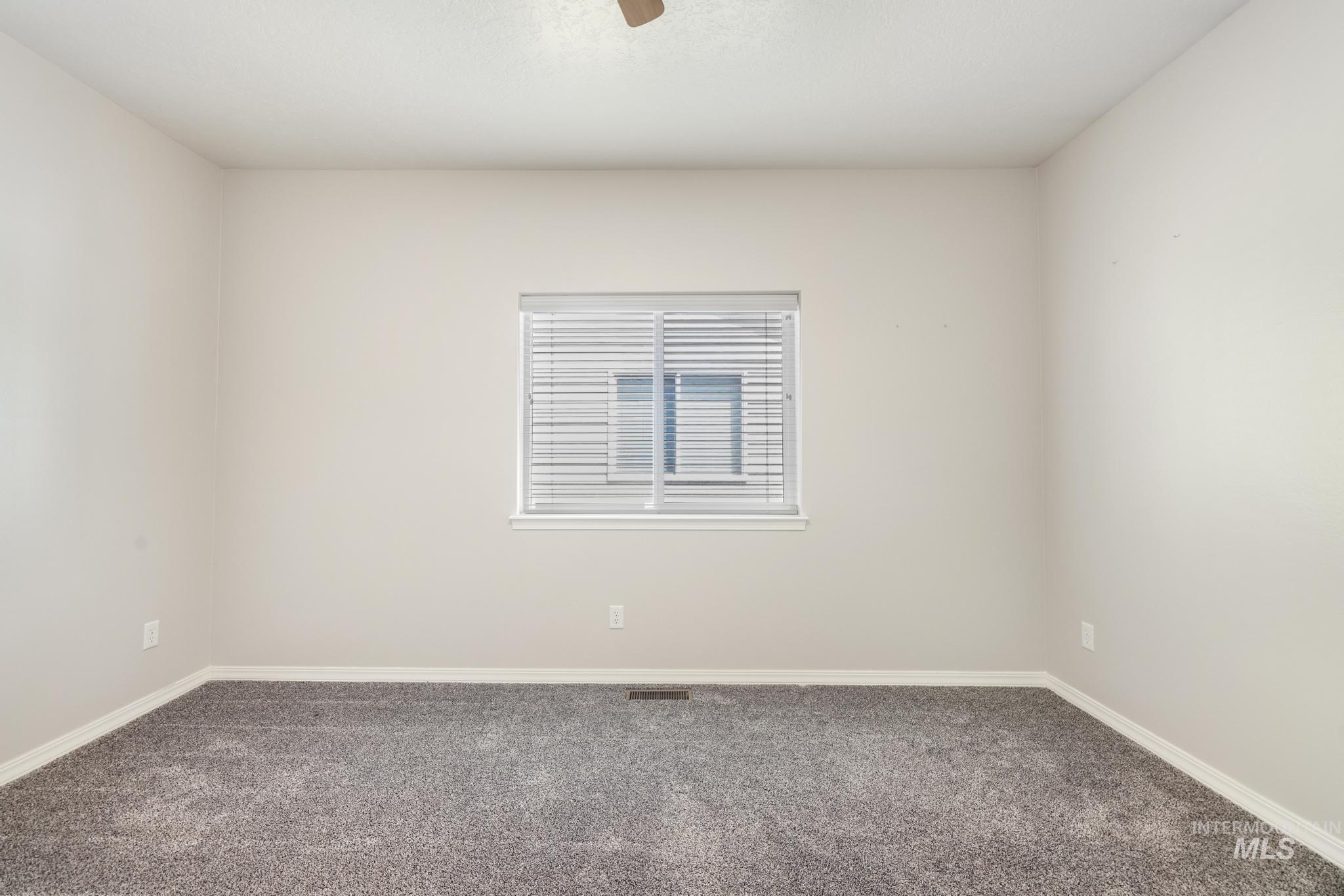 167 New Hampshire Way Property Photo 19