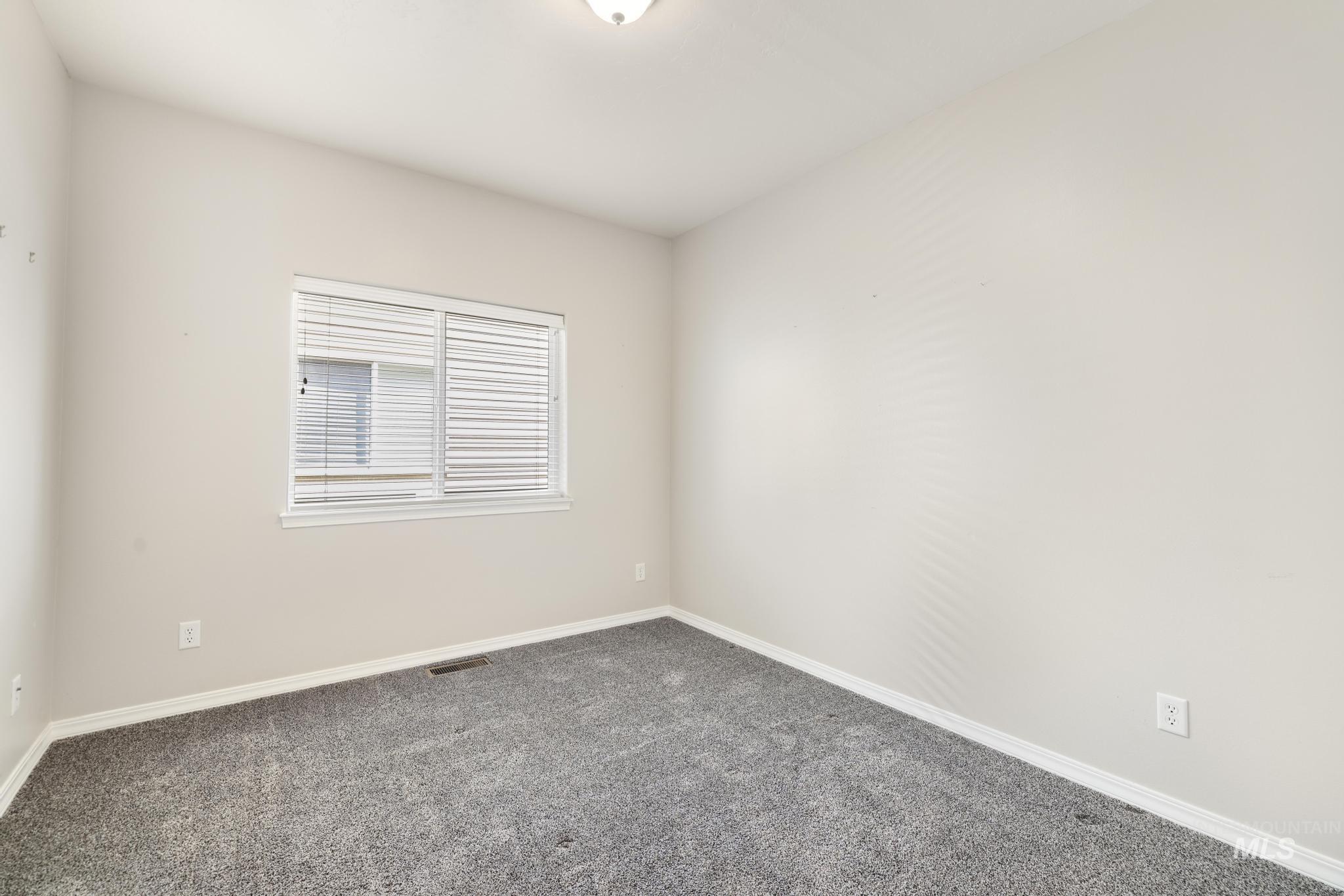 167 New Hampshire Way Property Photo 25