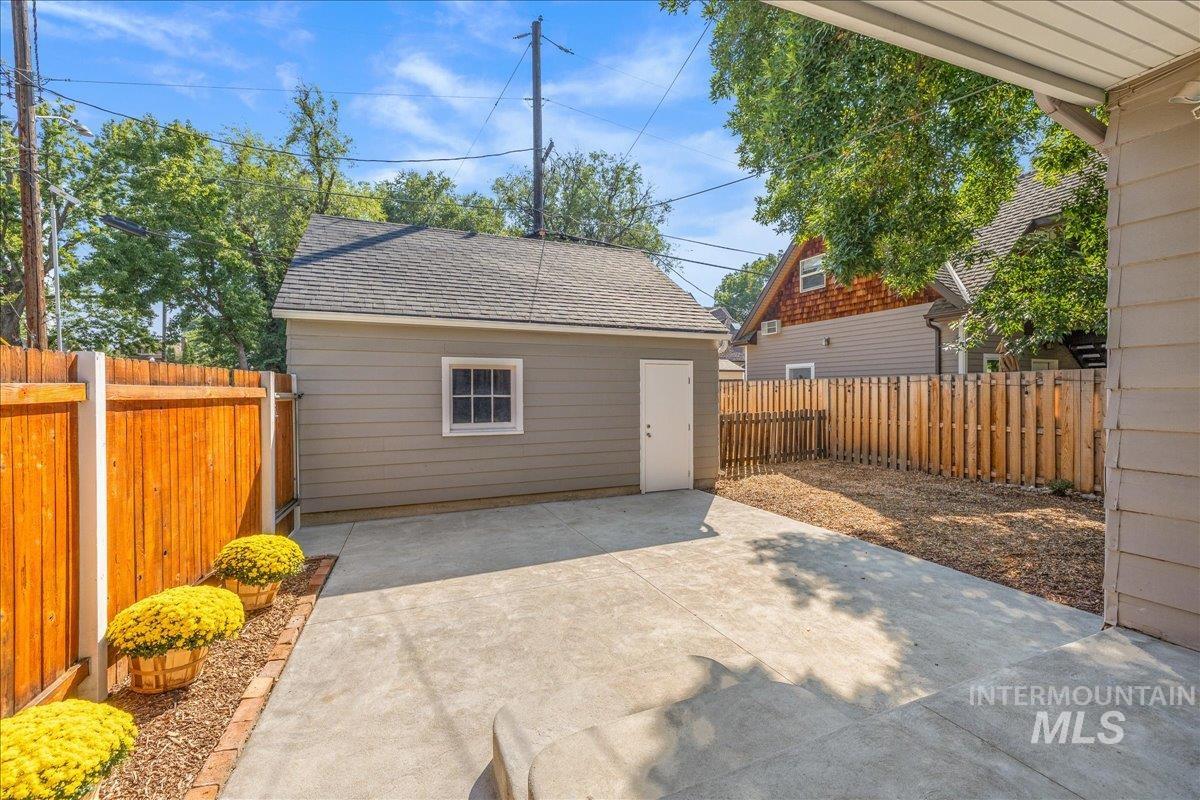 115 N Coston St. Property Photo 31