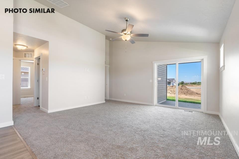 1335 Crescent St. Property Photo 6