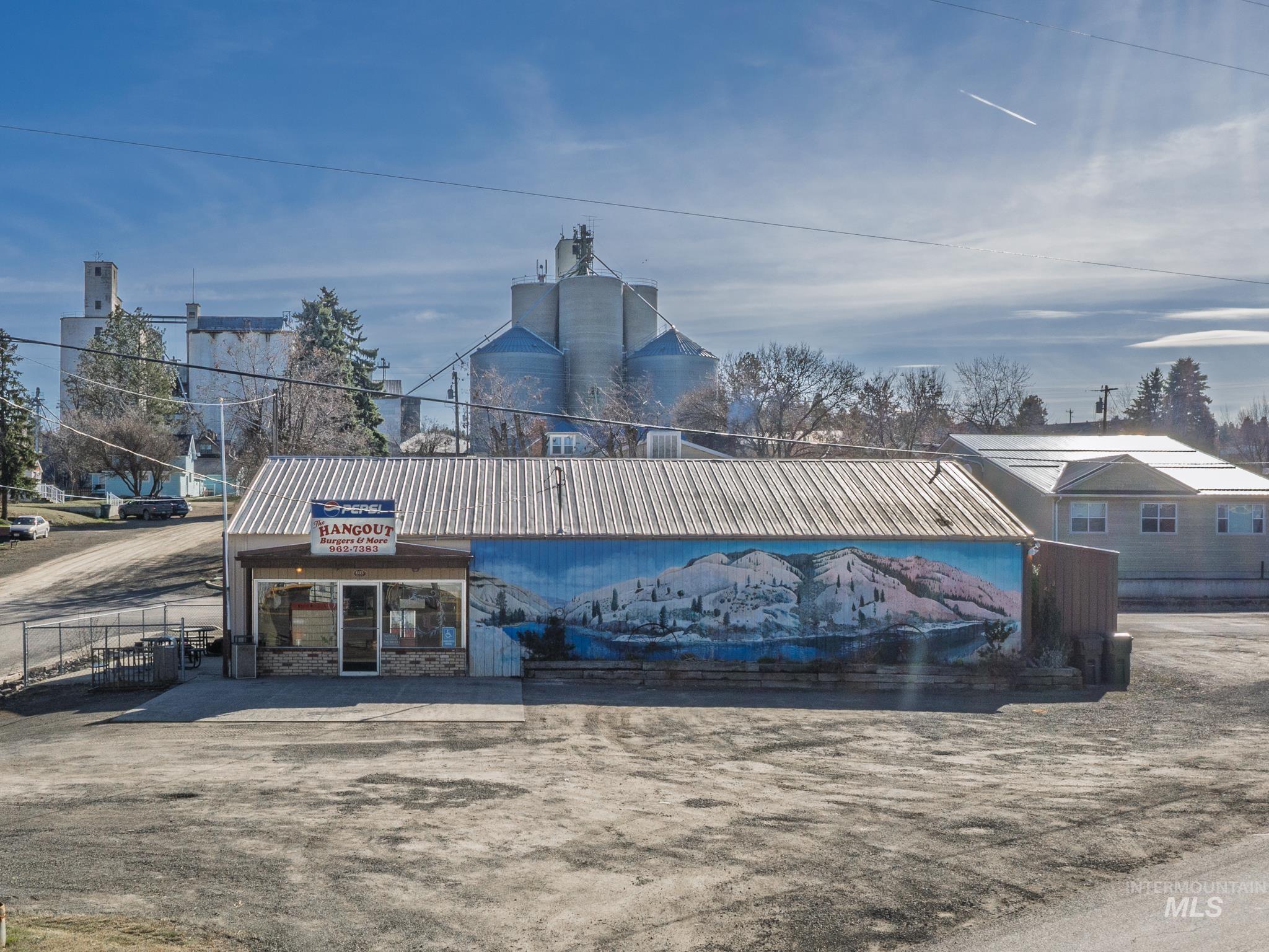603 N Front Street - The Hangout Property Photo 6