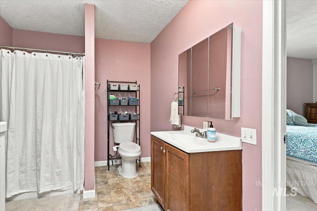 715 King Ave Property Photo 19