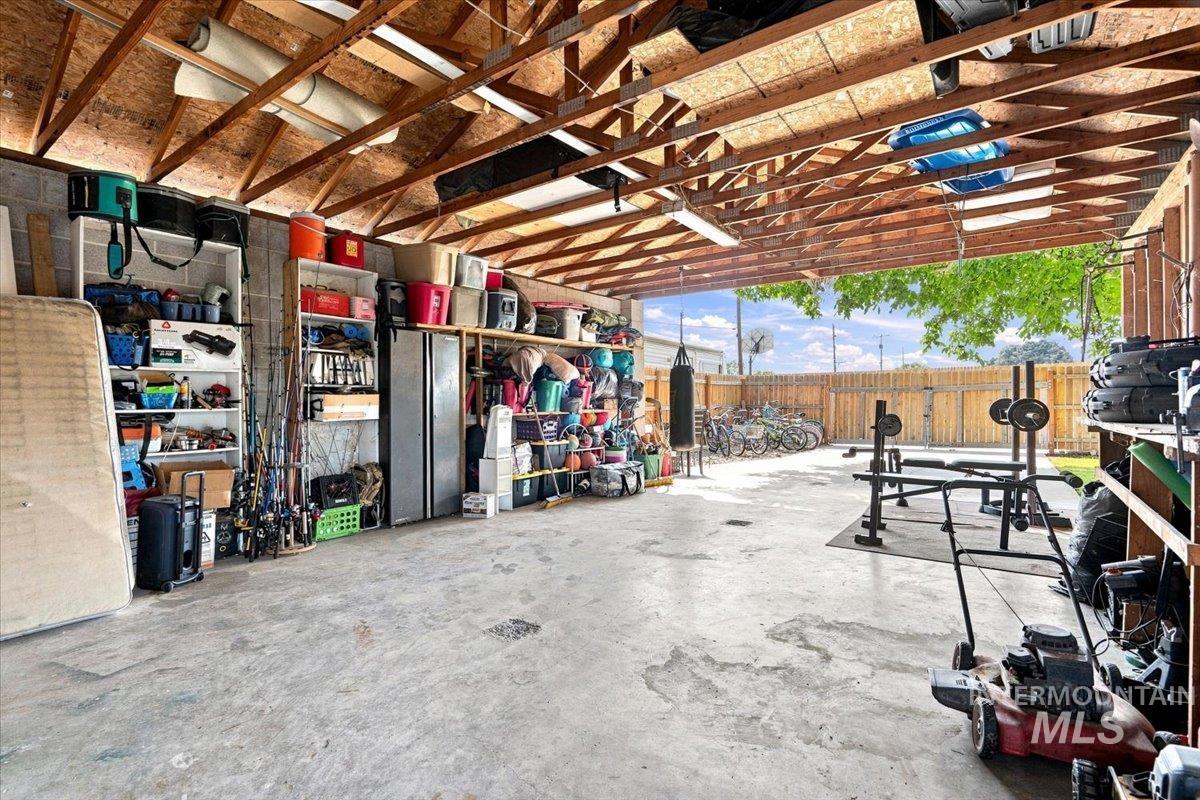 715 King Ave Property Photo 35
