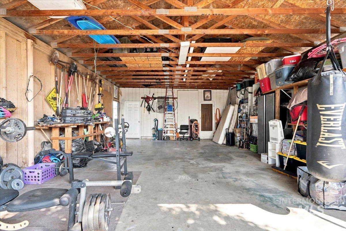 715 King Ave Property Photo 36