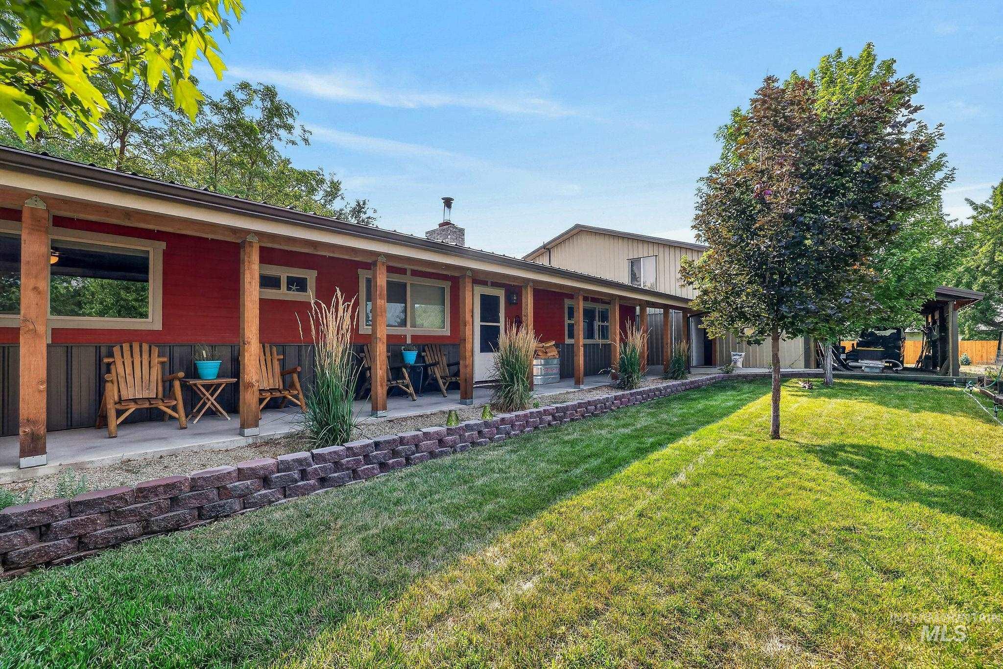 205 1/2 N Galena Property Photo 3