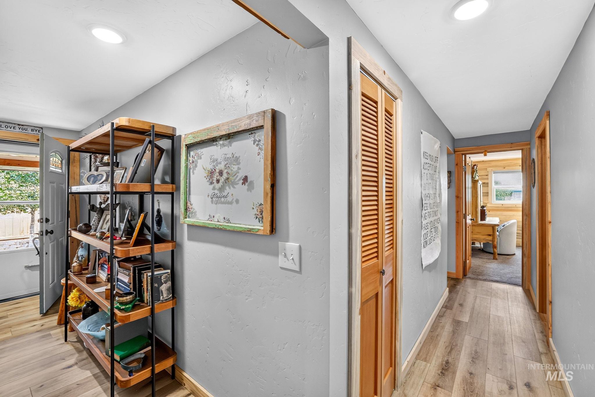 205 1/2 N Galena Property Photo 6