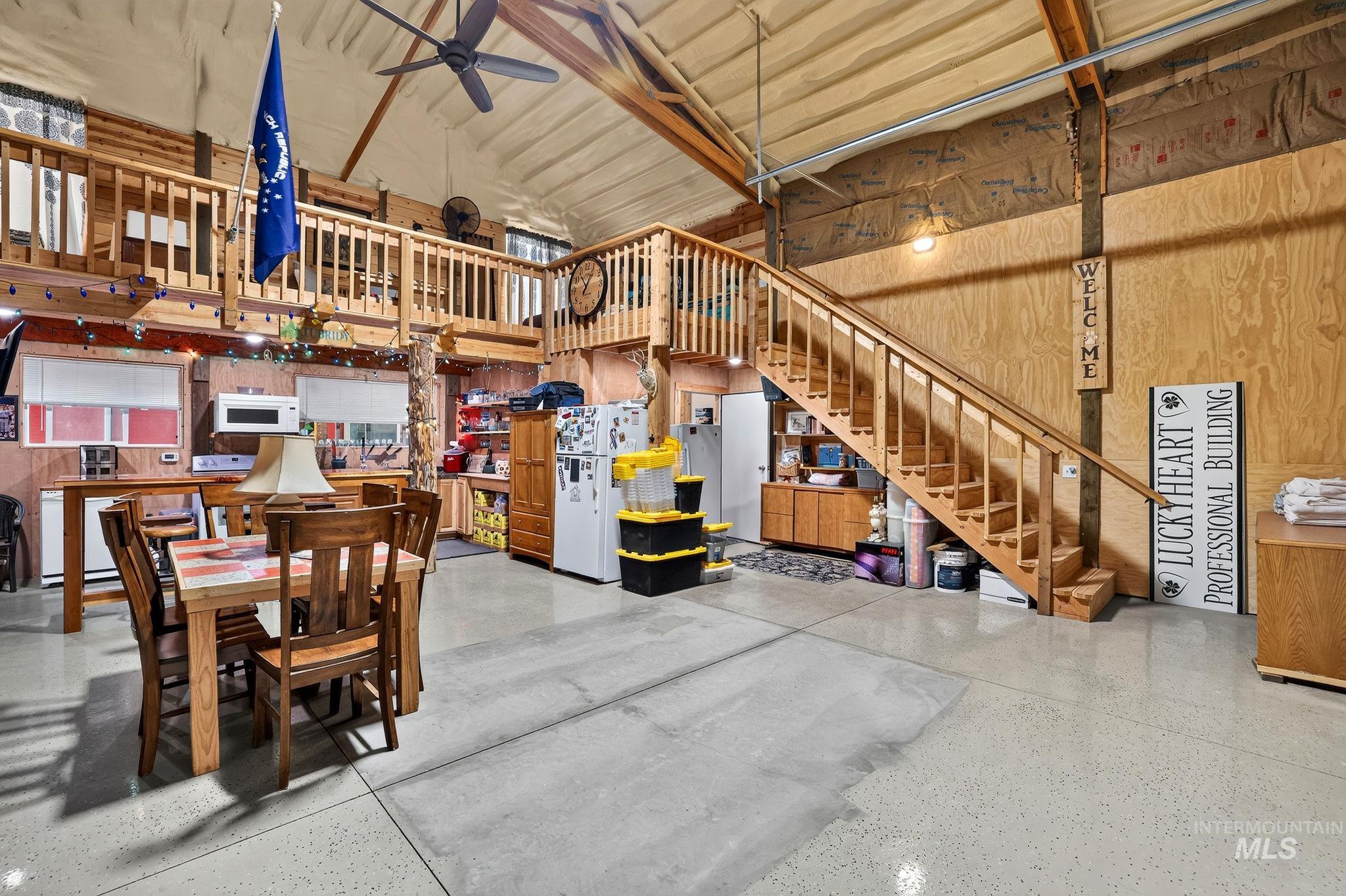 205 1/2 N Galena Property Photo 40