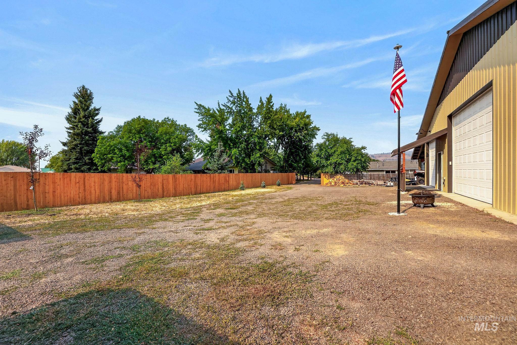 205 1/2 N Galena Property Photo 49