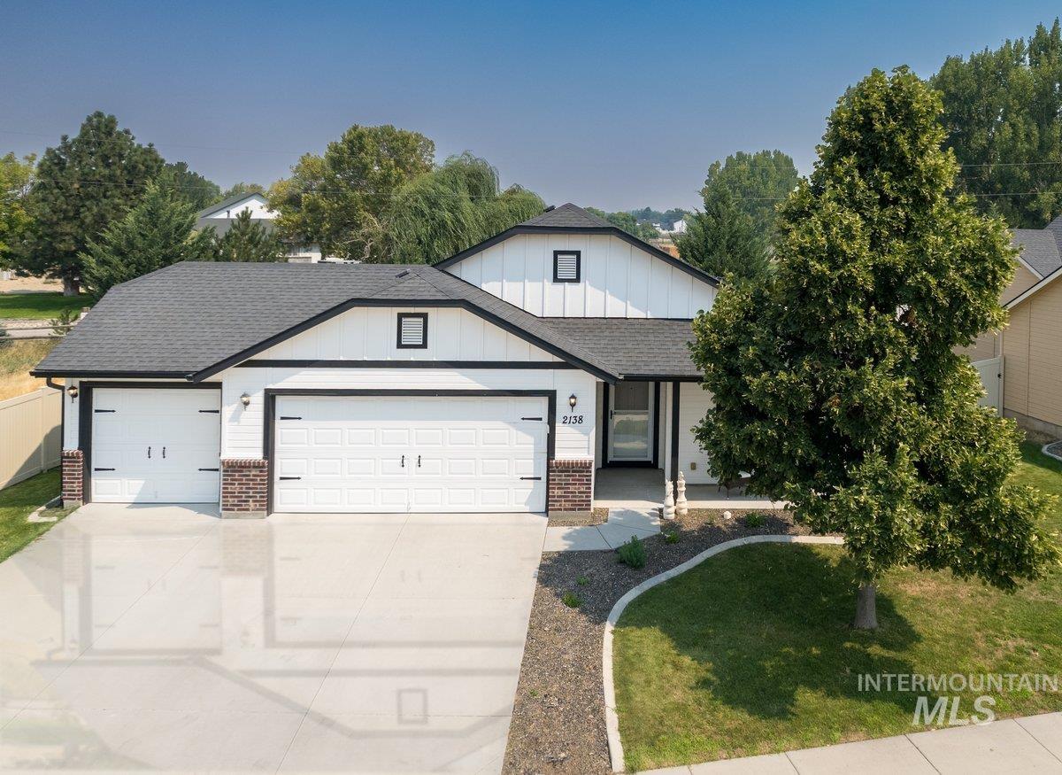 2138 N Mauve Property Photo 1