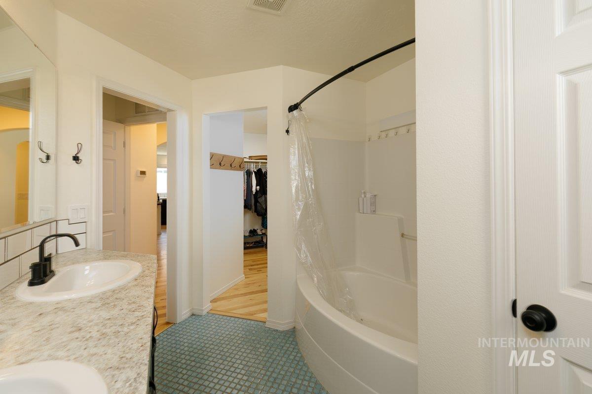 2138 N Mauve Property Photo 10