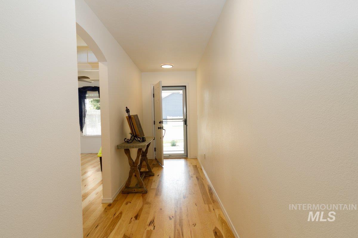 2138 N Mauve Property Photo 12