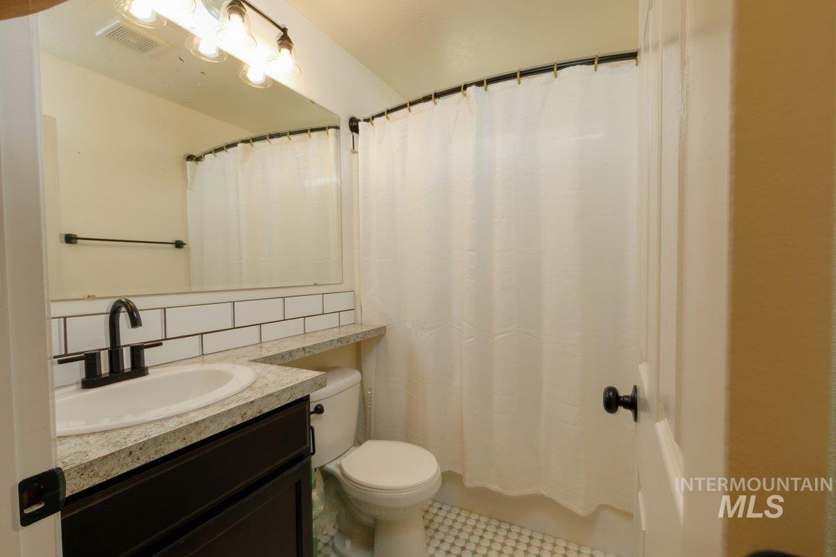 2138 N Mauve Property Photo 14
