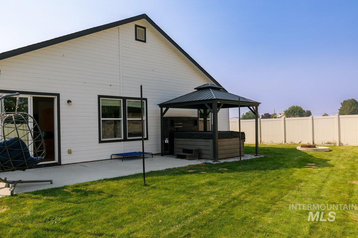 2138 N Mauve Property Photo 17