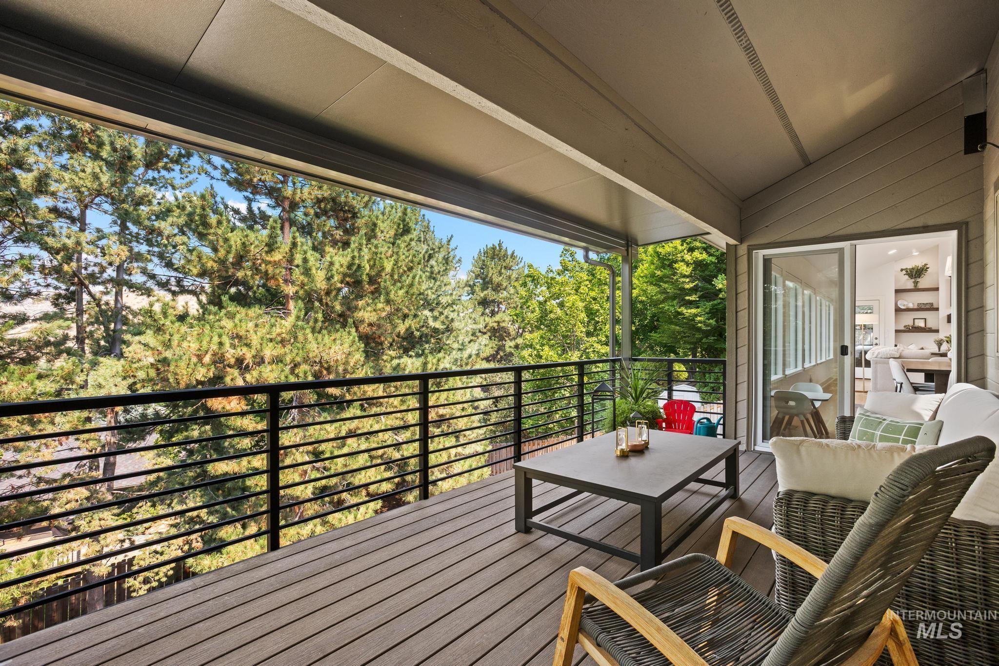 490 E Balmoral Rd Property Photo 12