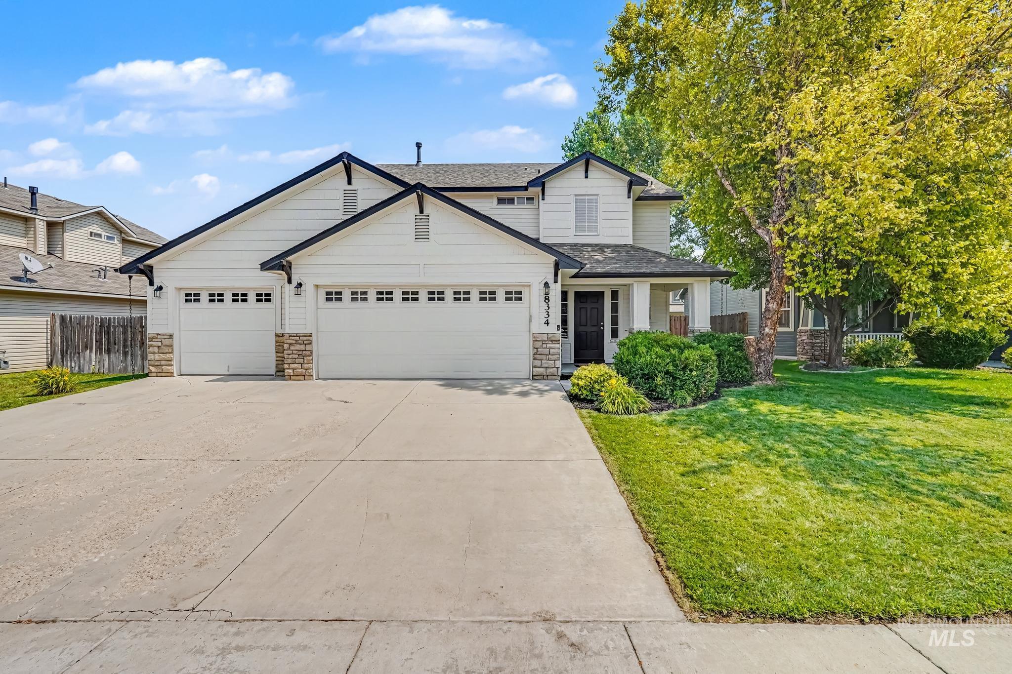18334 Admiral Way Property Photo 1
