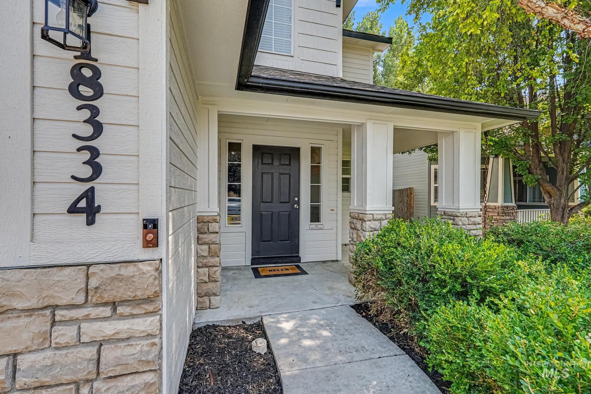 18334 Admiral Way Property Photo 3