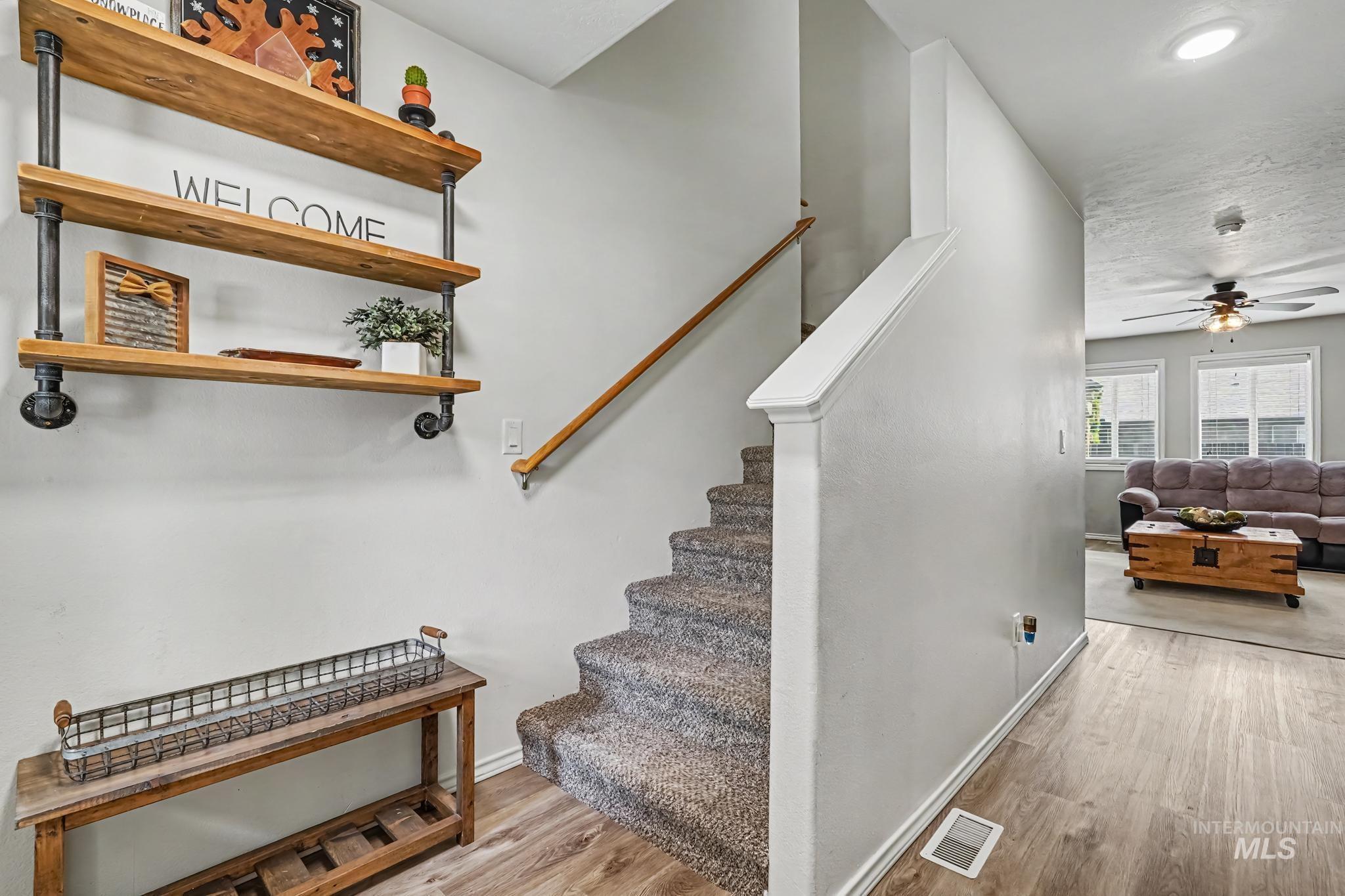 18334 Admiral Way Property Photo 6