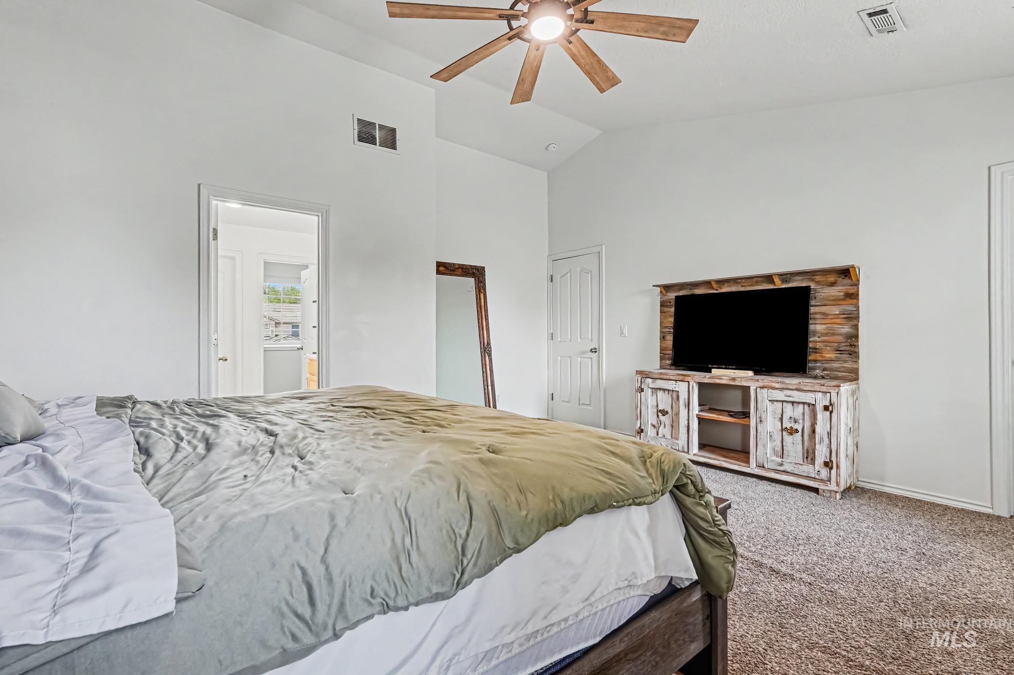 18334 Admiral Way Property Photo 23
