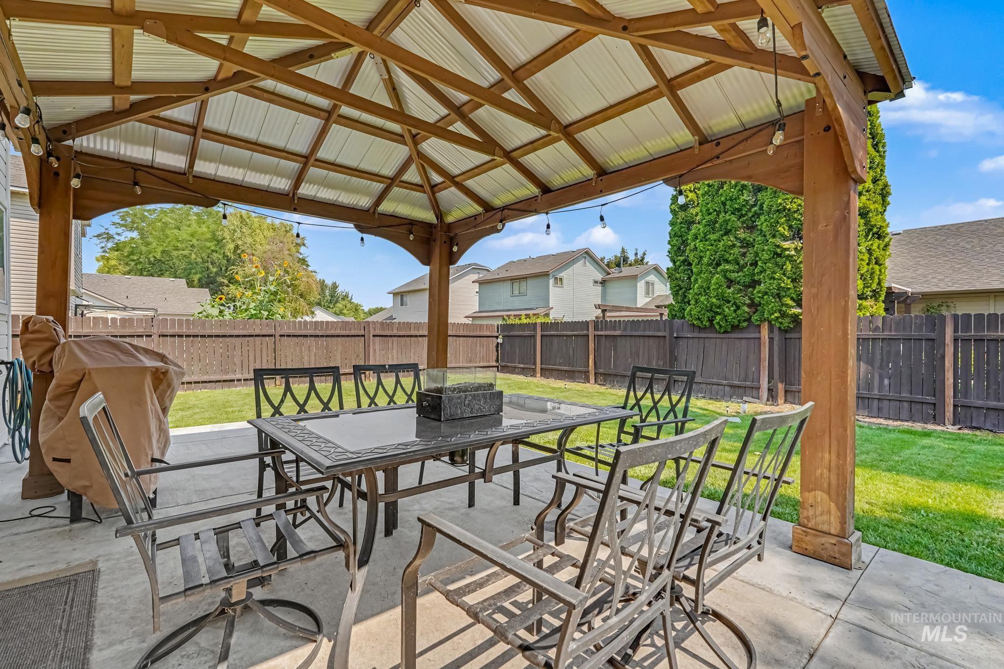 18334 Admiral Way Property Photo 28