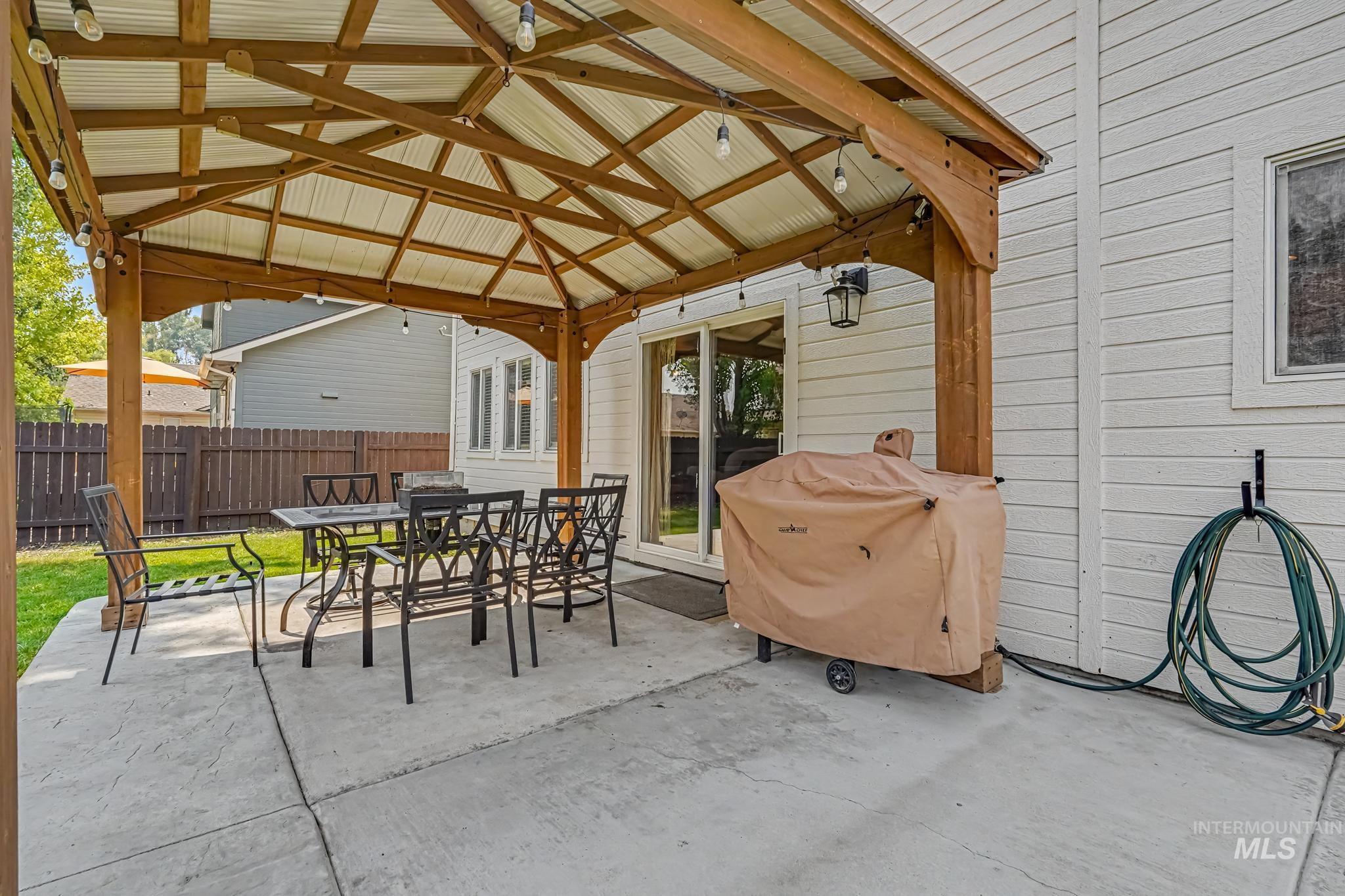 18334 Admiral Way Property Photo 29
