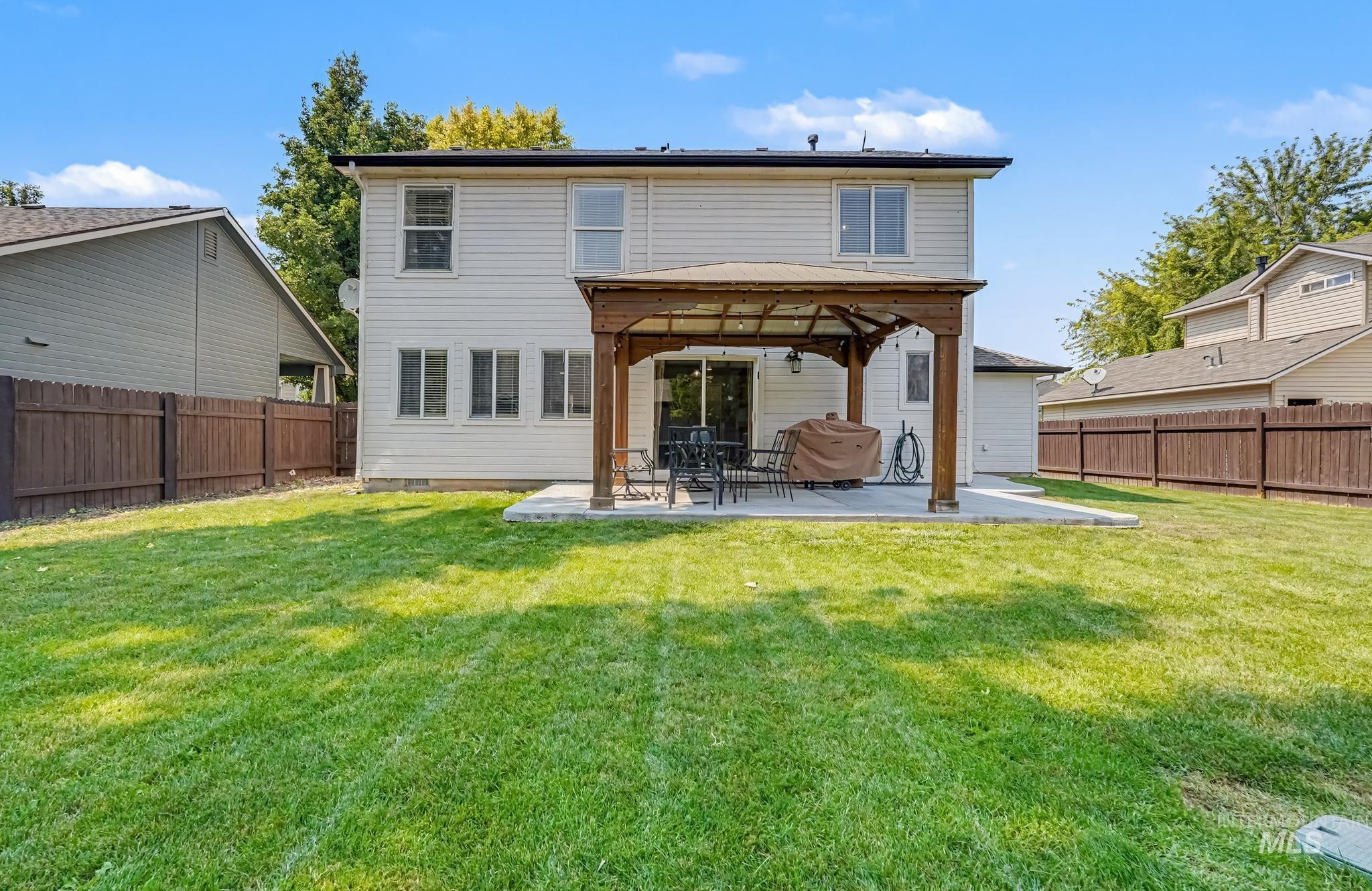 18334 Admiral Way Property Photo 32
