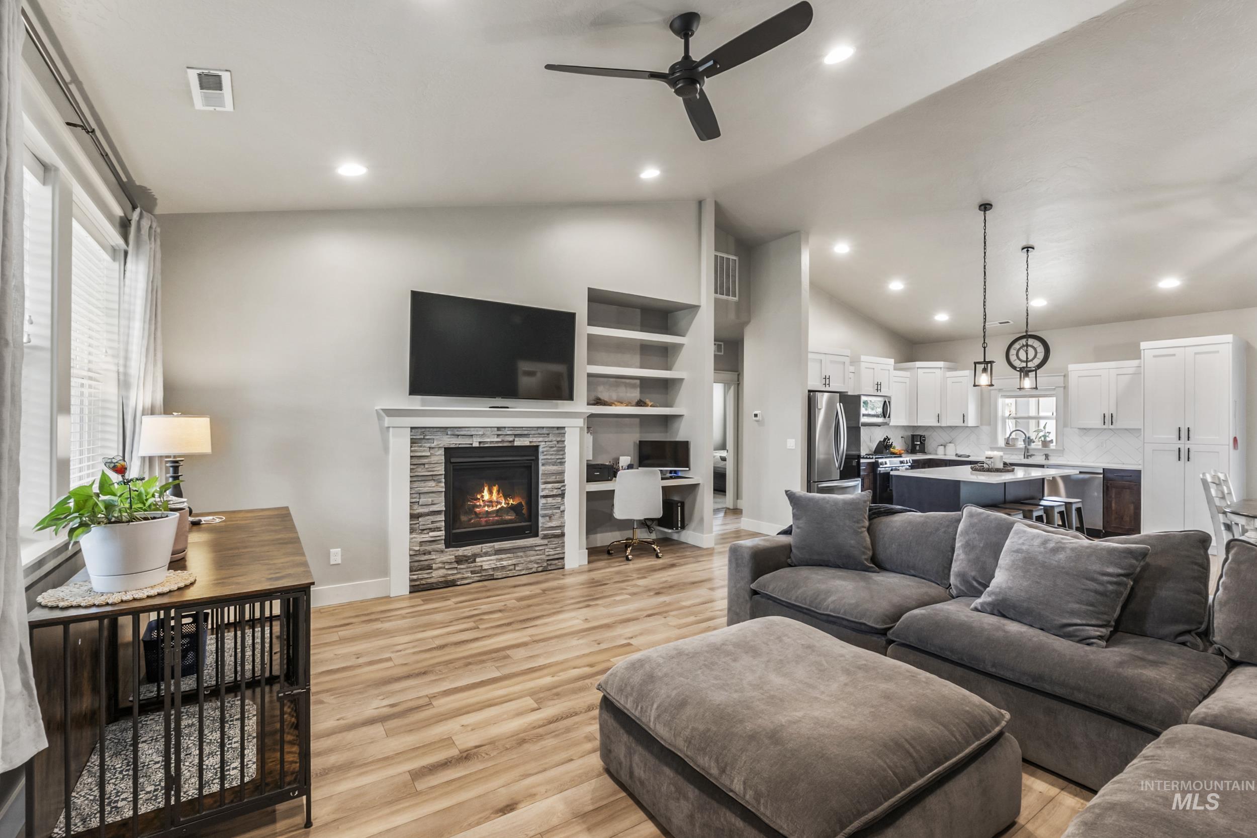 4287 Whistling Heights Way Property Photo 8