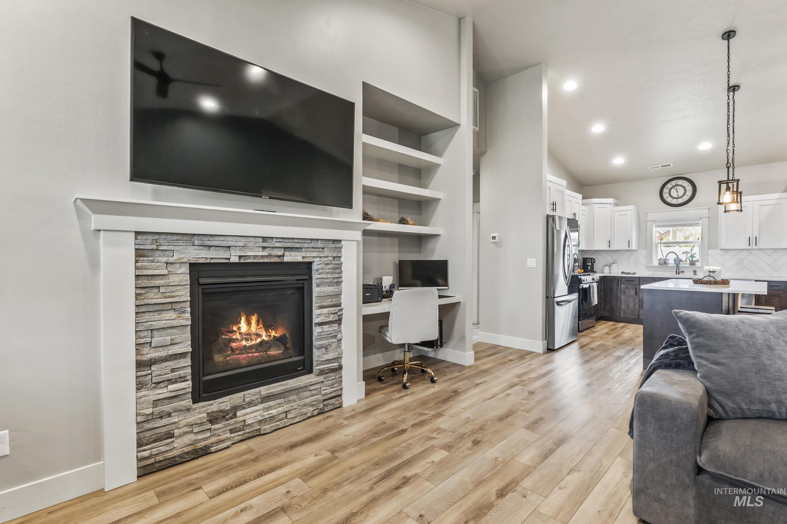 4287 Whistling Heights Way Property Photo 9
