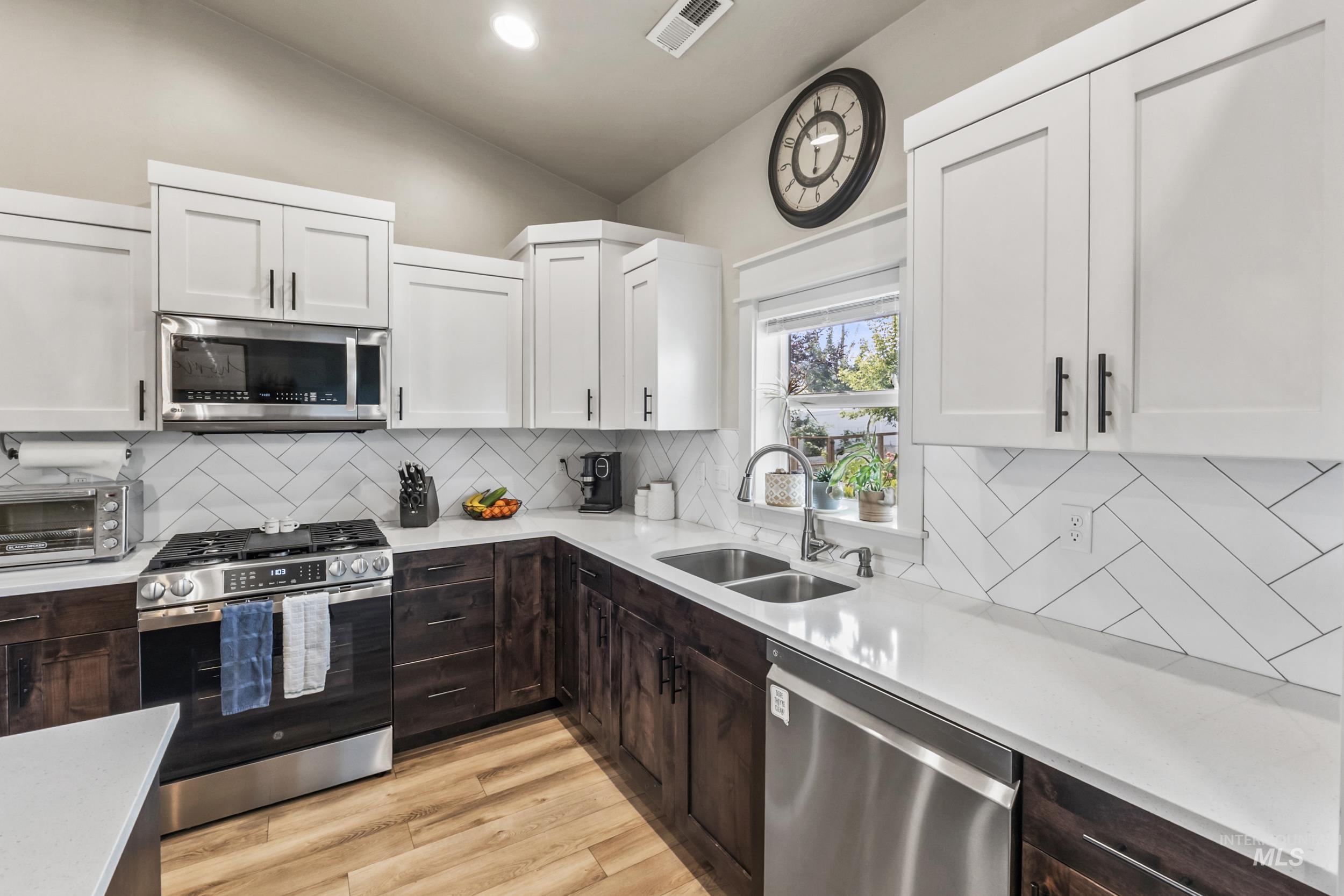 4287 Whistling Heights Way Property Photo 15