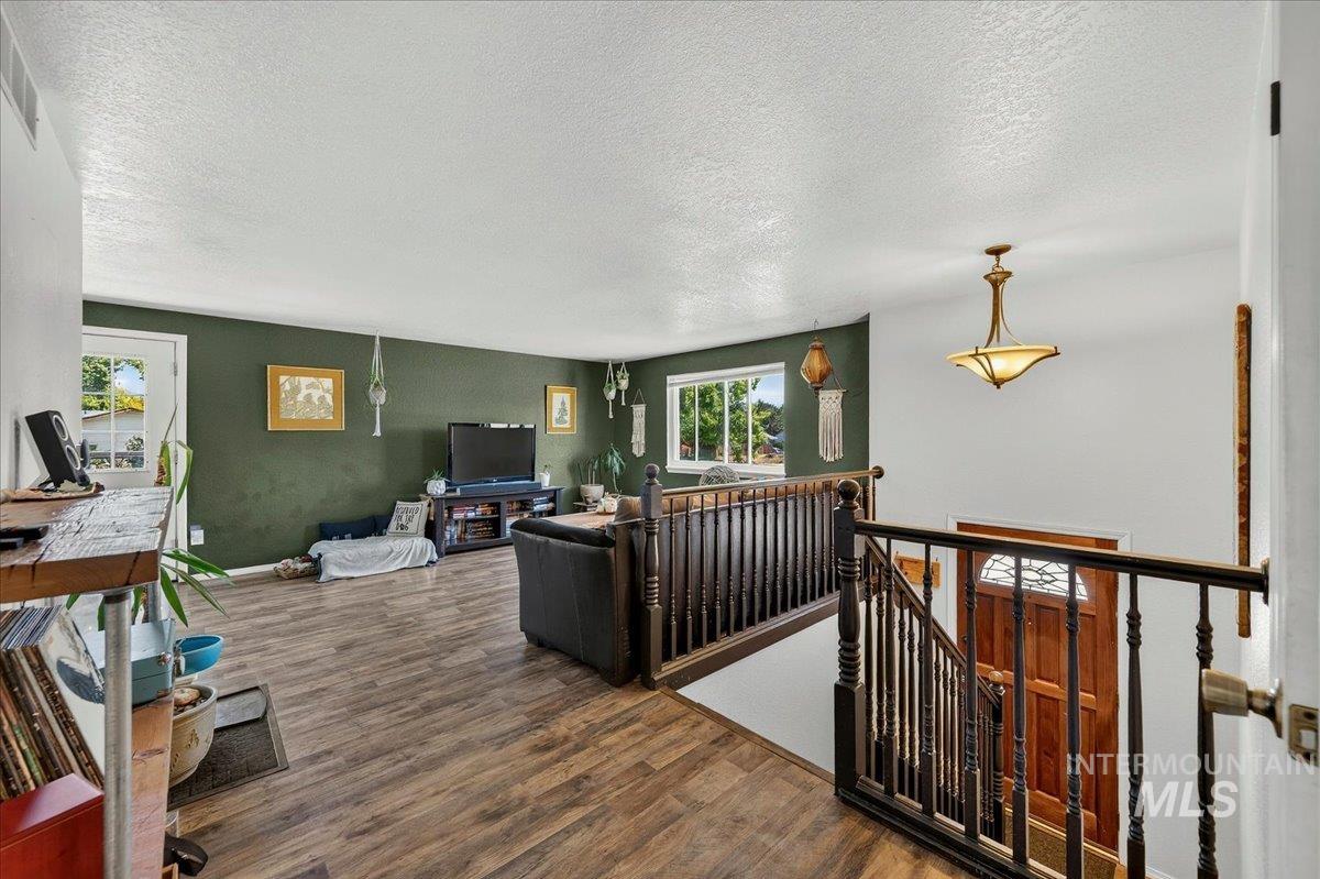7428 W Snohomish St Property Photo 3