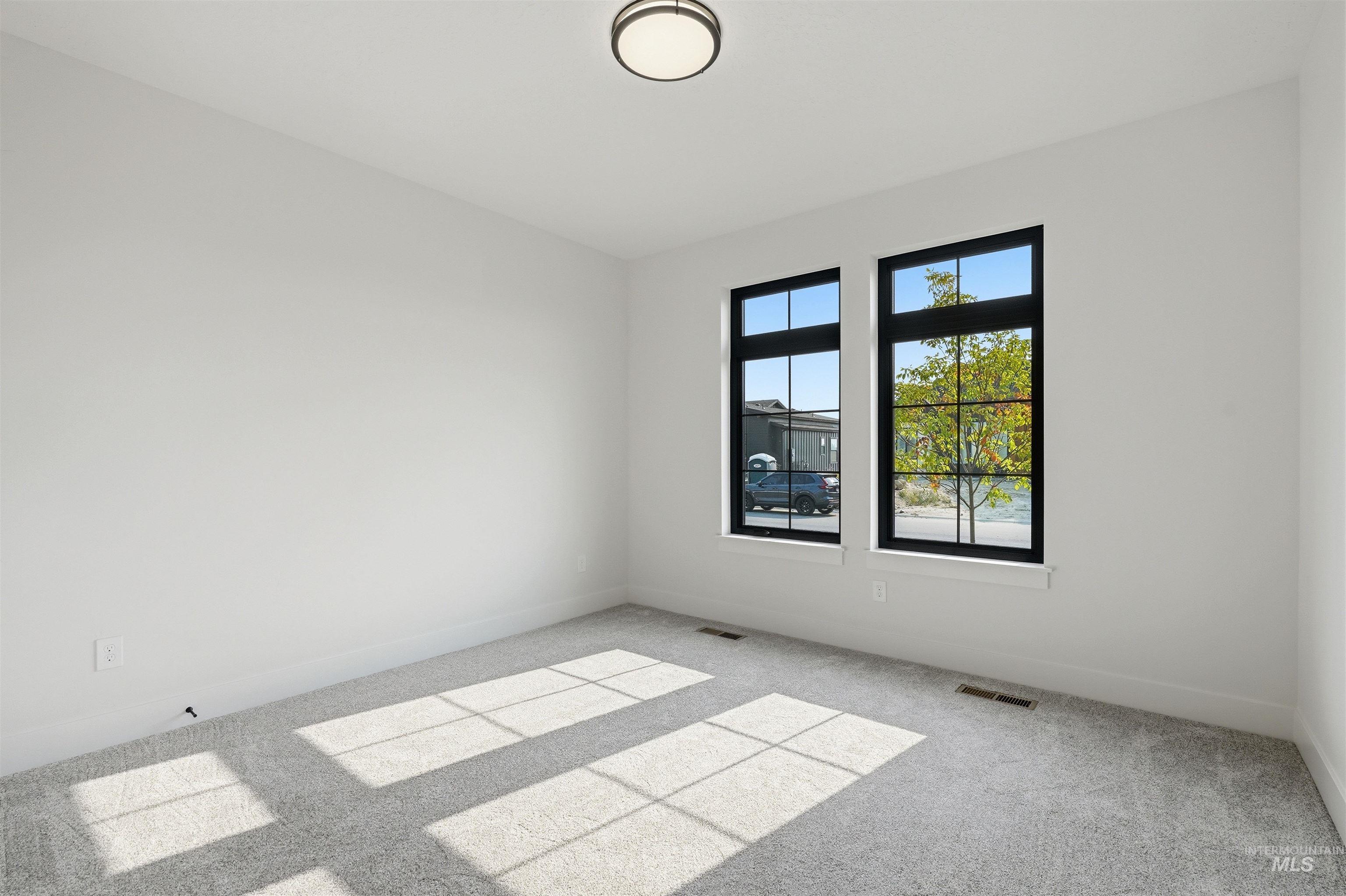 536 Founder Ave Property Photo 42
