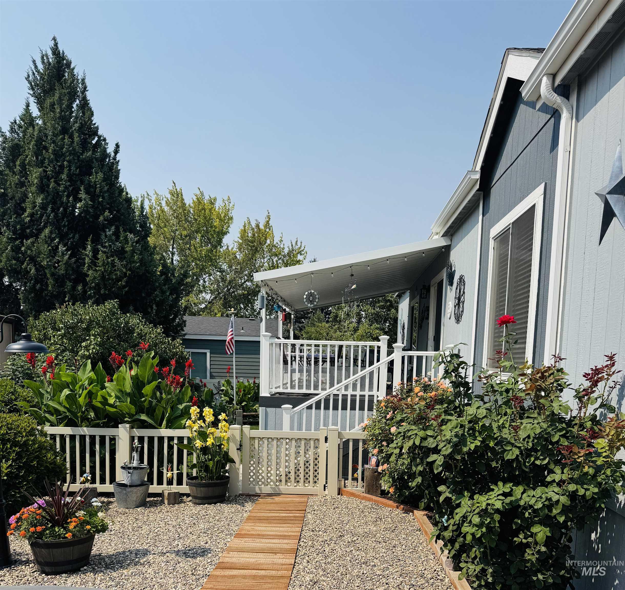 8225 Blue Ridge Ln Property Photo 3