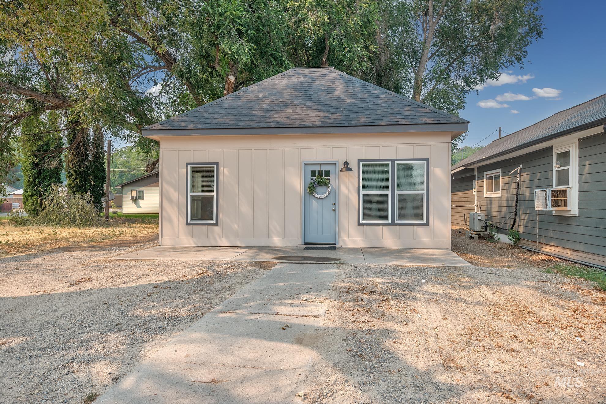 1401 3rd Avenue S. Property Photo 1