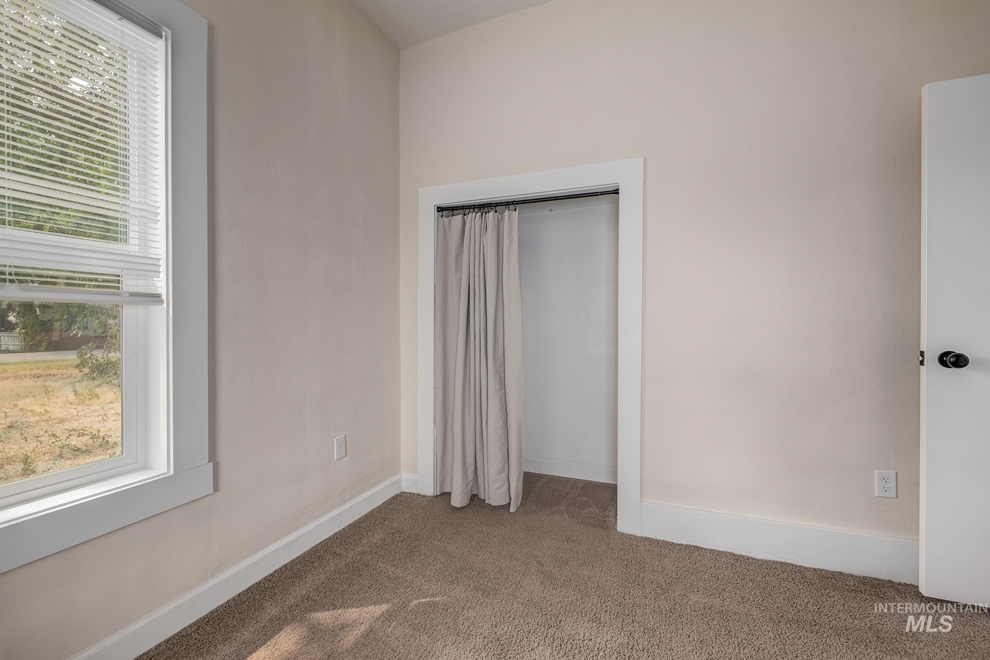 1401 3rd Avenue S. Property Photo 6