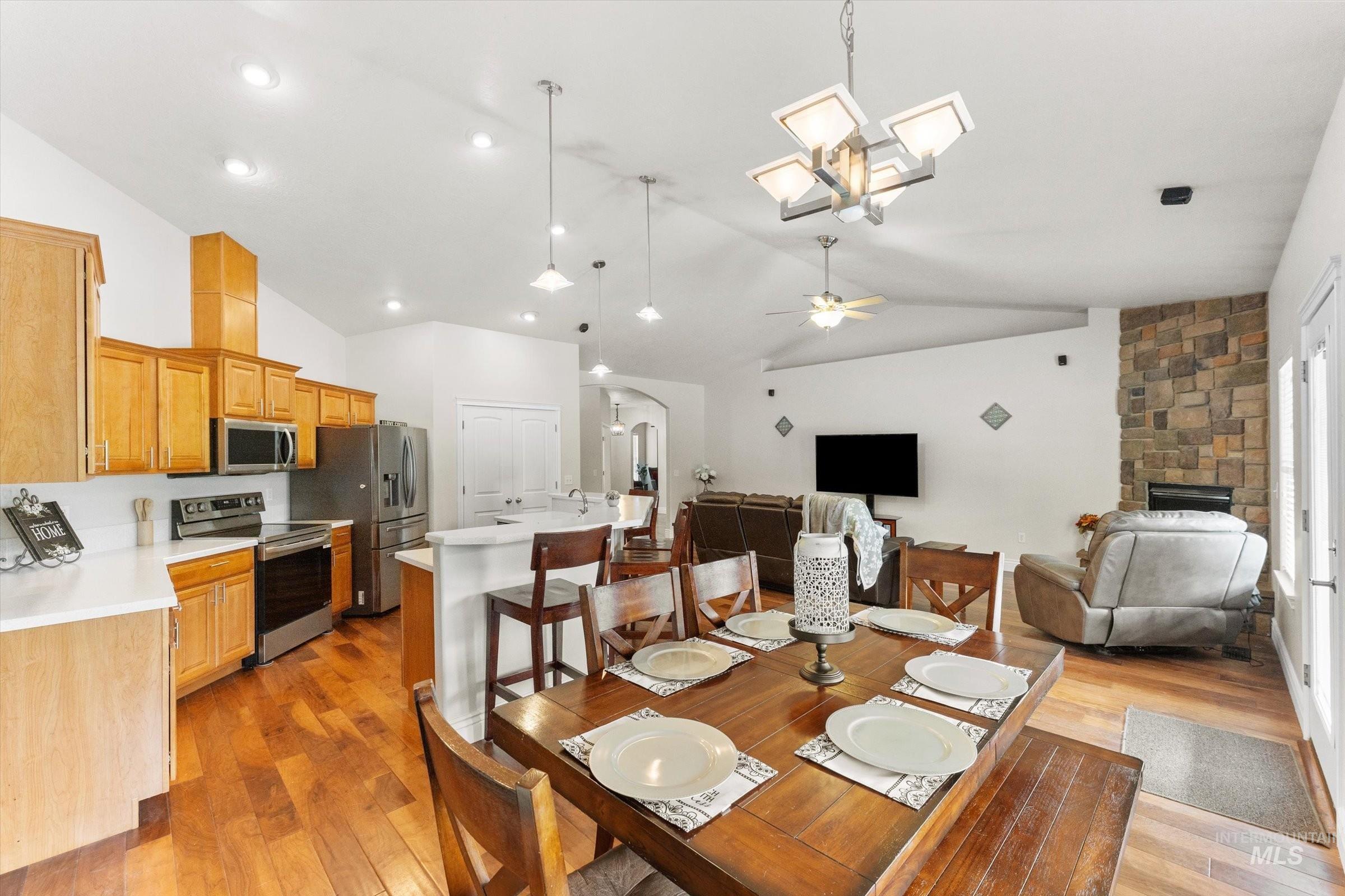 8987 New Castle Dr Property Photo 13