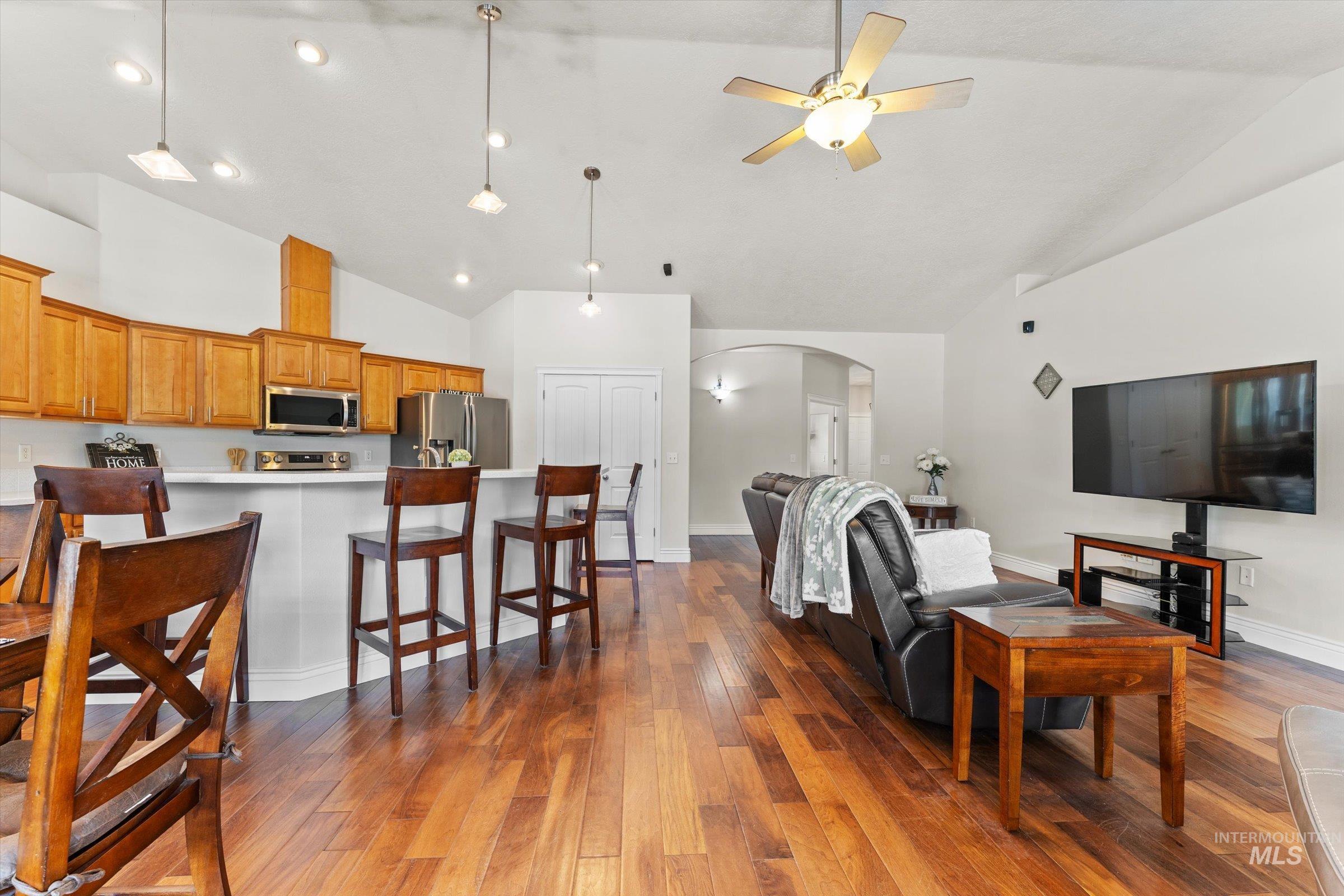 8987 New Castle Dr Property Photo 14