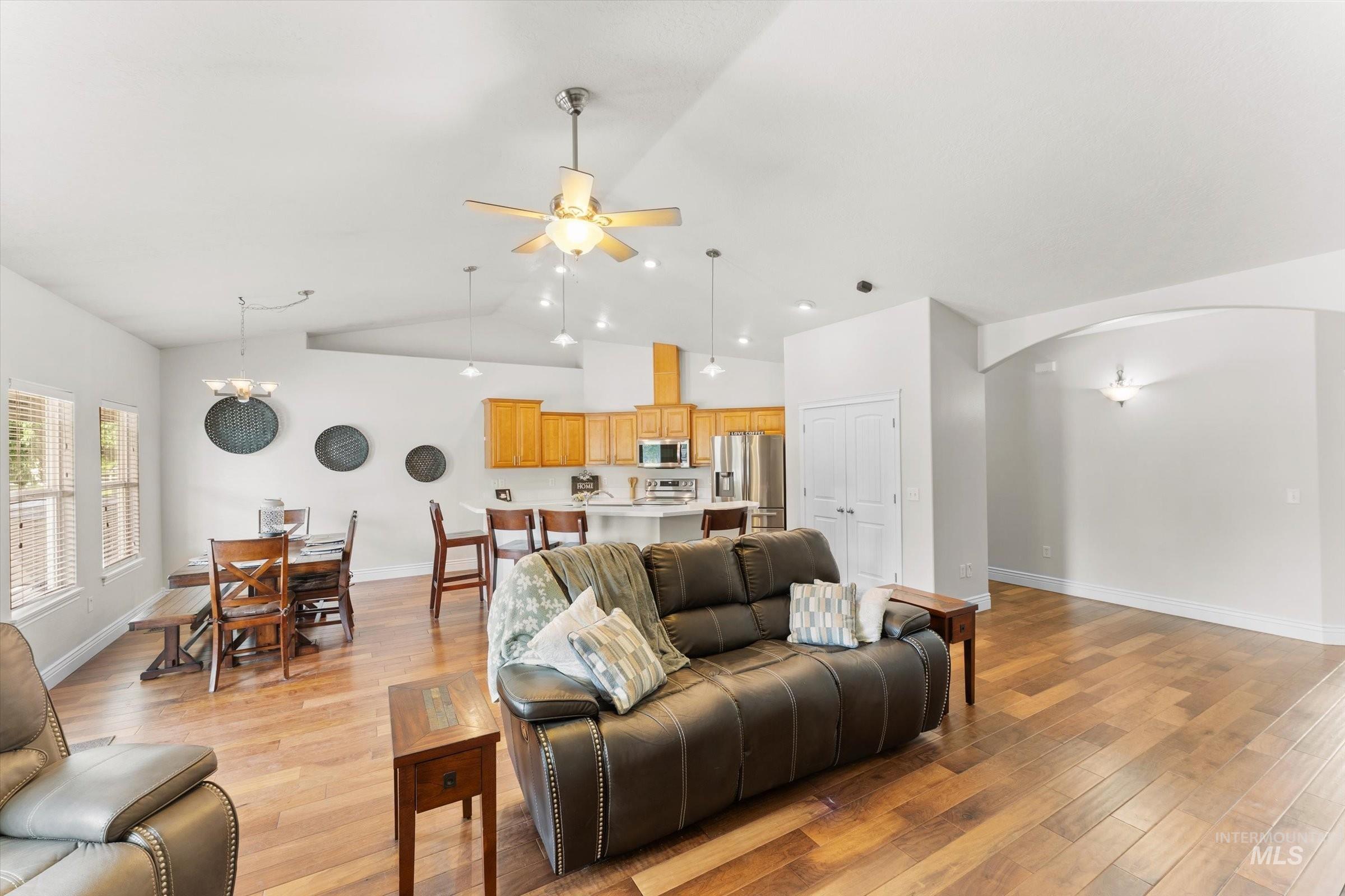 8987 New Castle Dr Property Photo 15