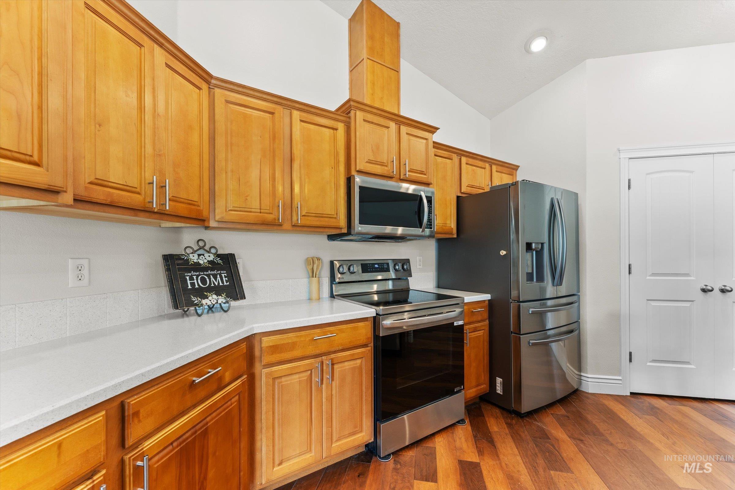 8987 New Castle Dr Property Photo 19