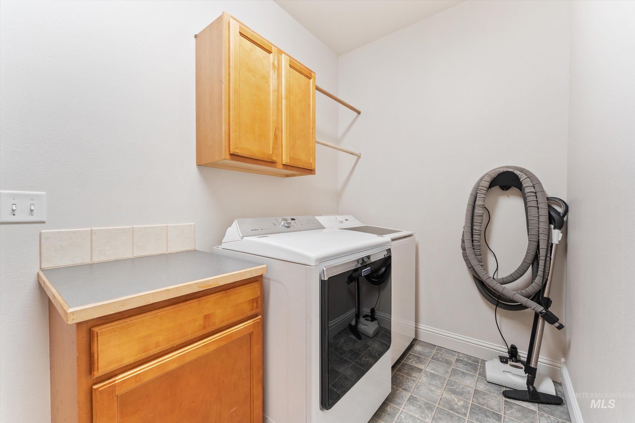 8987 New Castle Dr Property Photo 23
