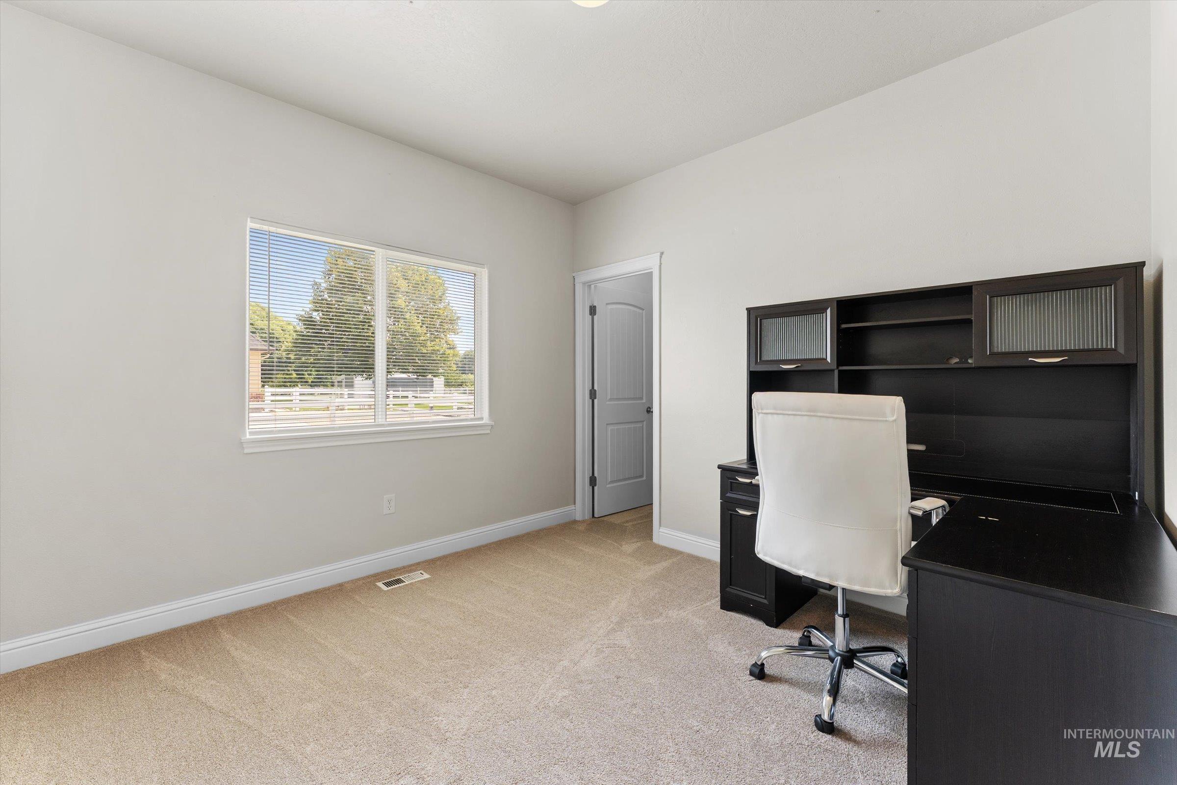 8987 New Castle Dr Property Photo 27