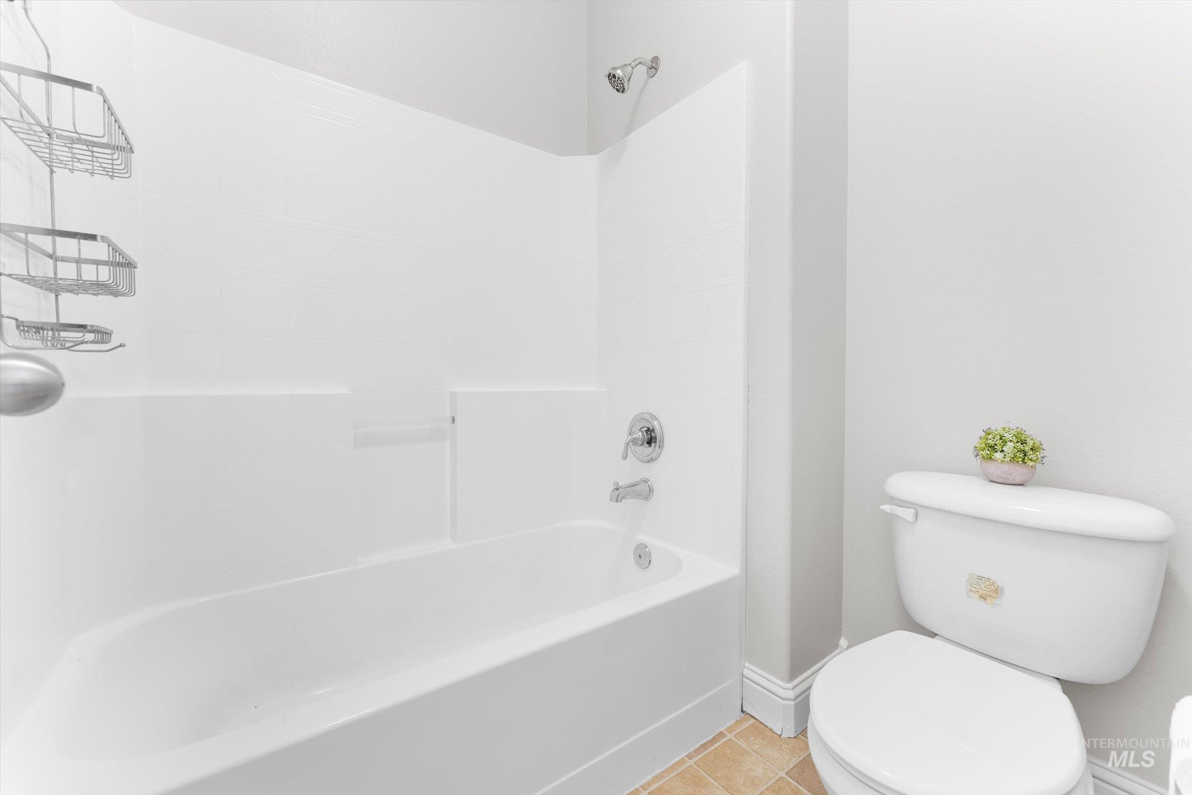 8987 New Castle Dr Property Photo 28