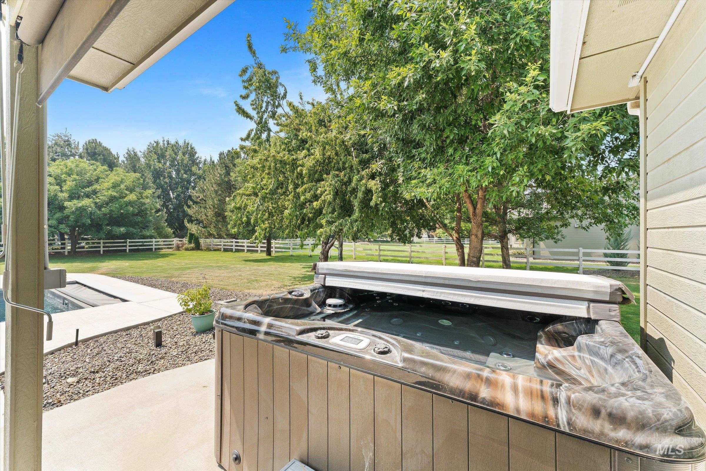 8987 New Castle Dr Property Photo 38