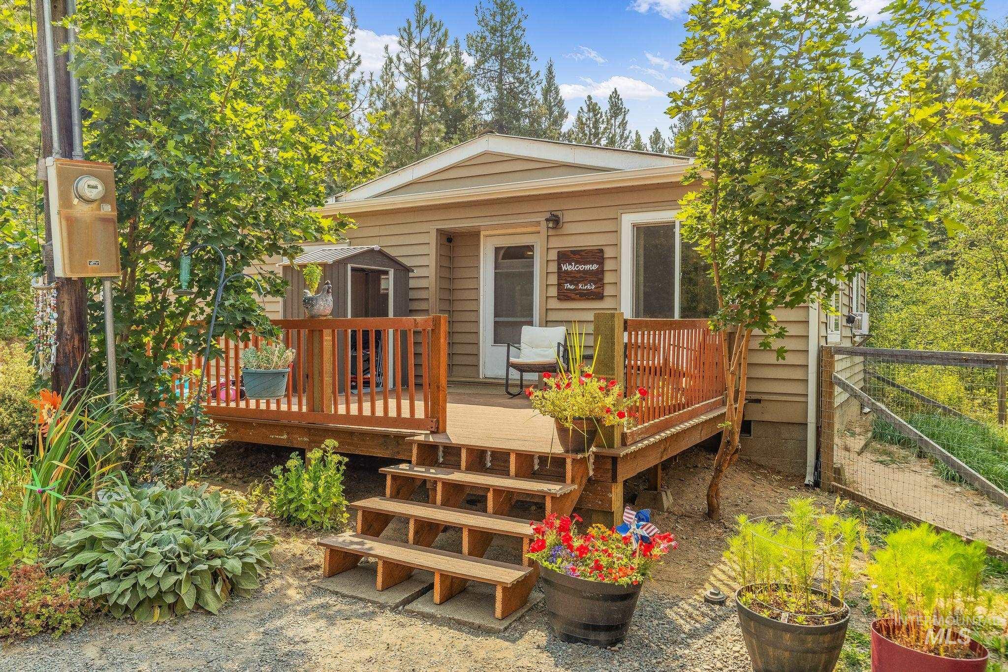 304 1st Ave Property Photo 5