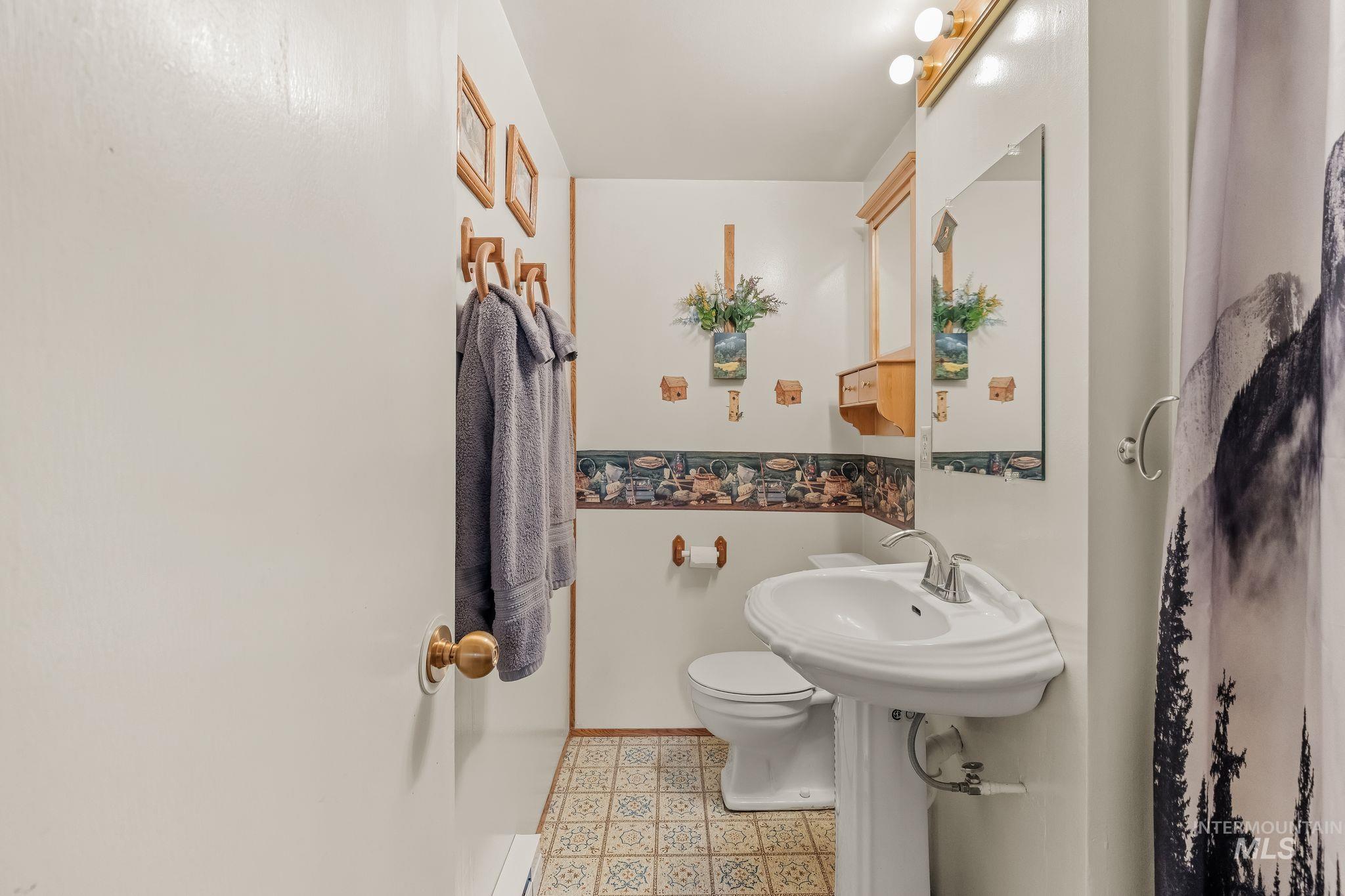 321 Monica St Property Photo 25