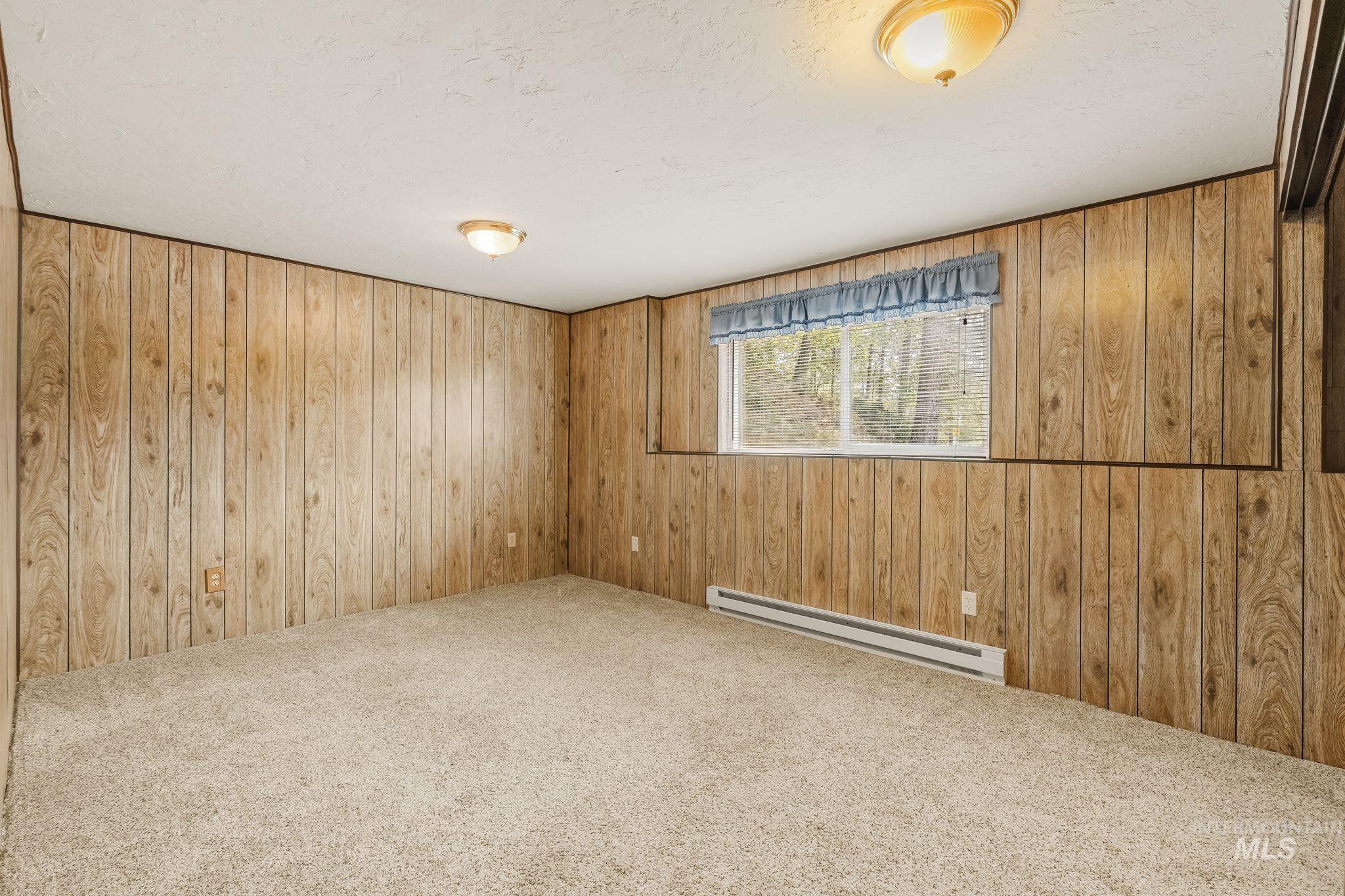 321 Monica St Property Photo 31