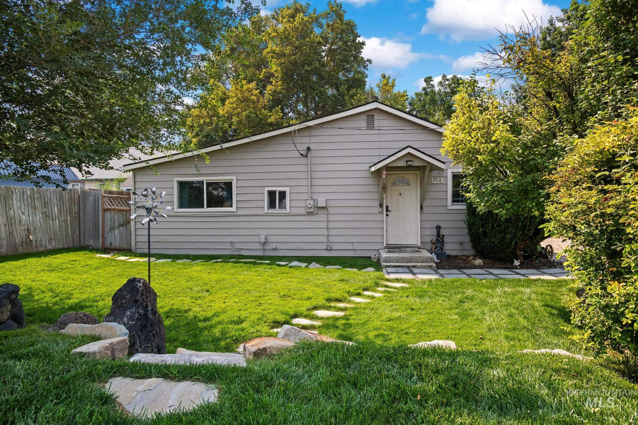 321 W Boise St. Property Photo 1