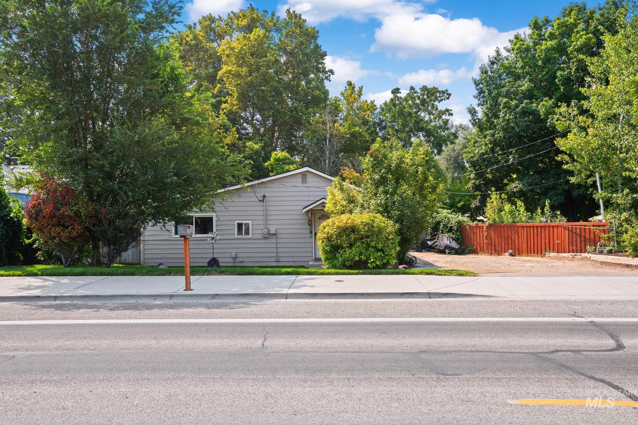321 W Boise St. Property Photo 33