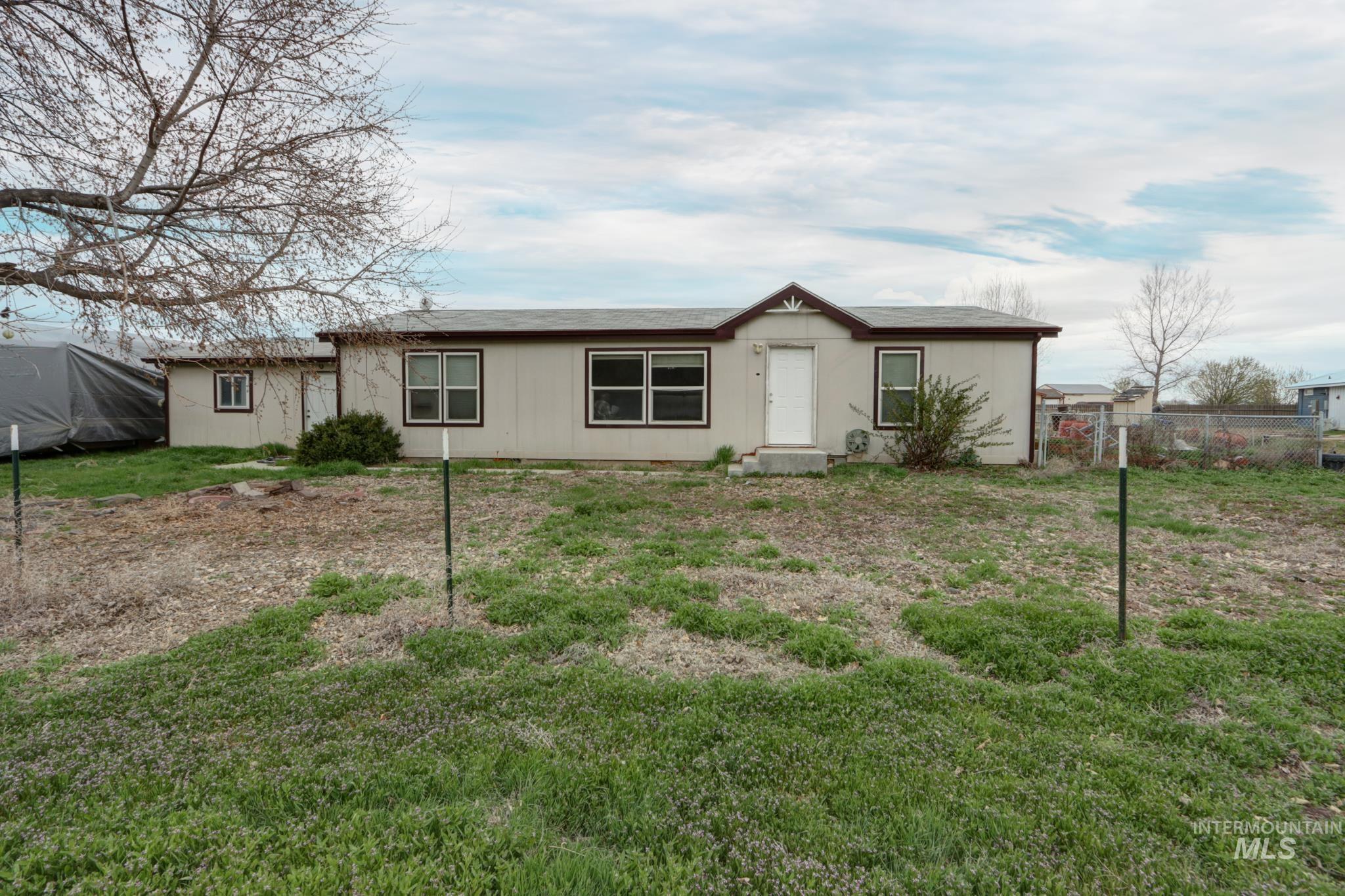 1583 Dustin Dr Property Photo 1