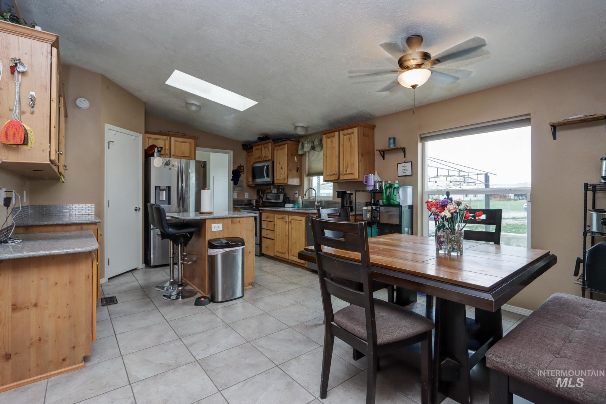 1583 Dustin Dr Property Photo 6